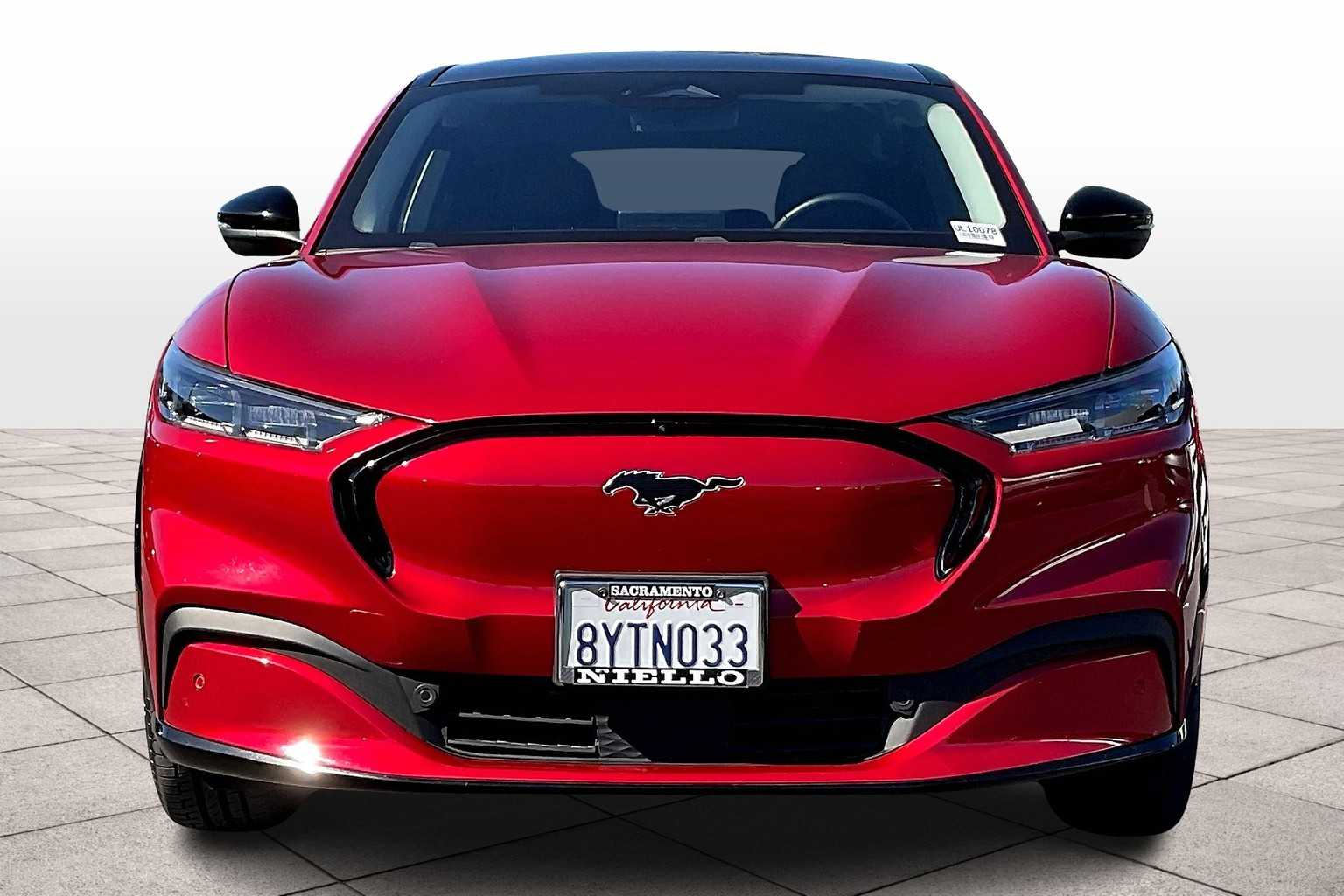 2021 Ford Mustang Mach-E Premium photo 3
