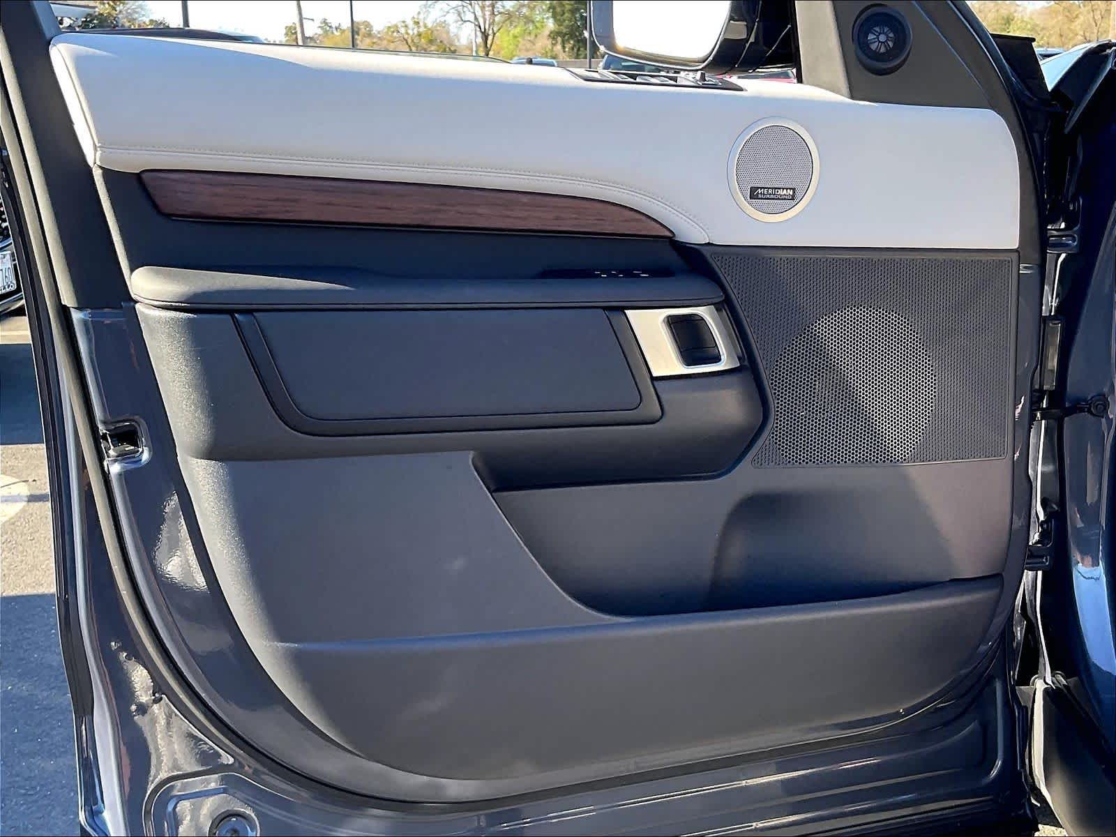 2025 Land Rover Discovery S - Photo 25