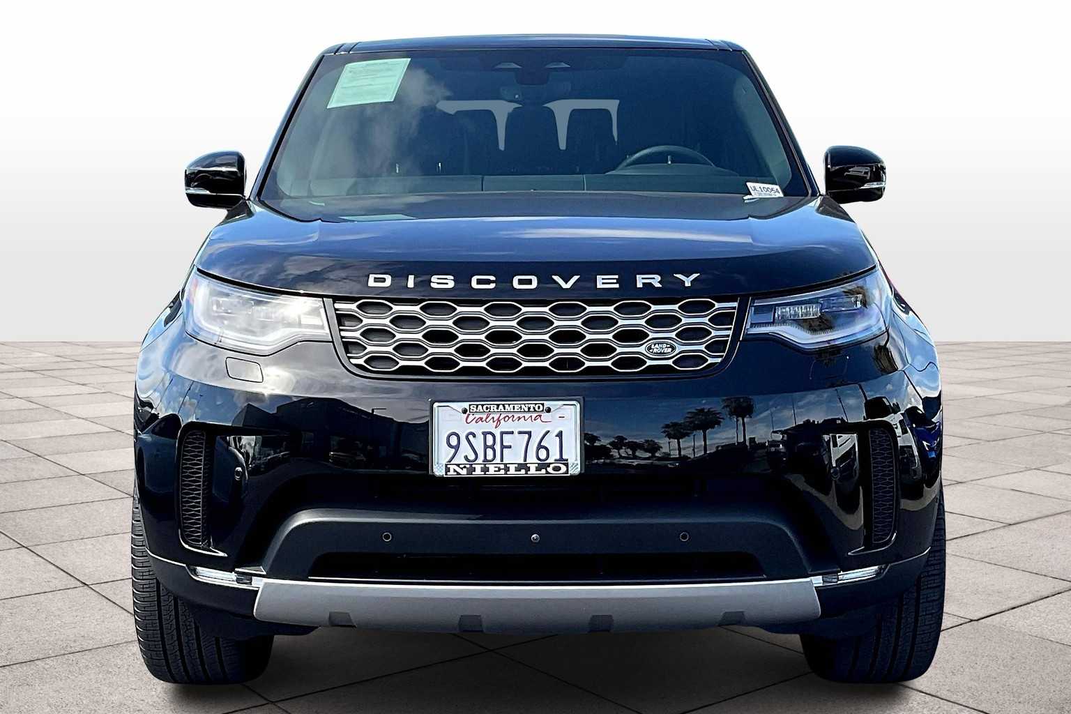 2025 Land Rover Discovery S photo 3
