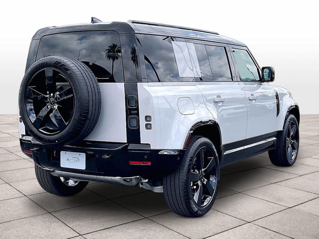 New 2026 Land Rover Defender 110 X-Dynamic SE SUV