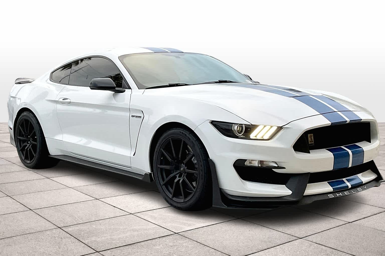 2018 Ford Mustang Shelby GT350 photo 2