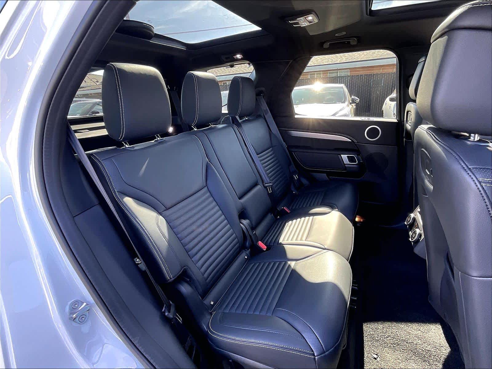 2025 Land Rover Discovery Dynamic SE - Photo 28