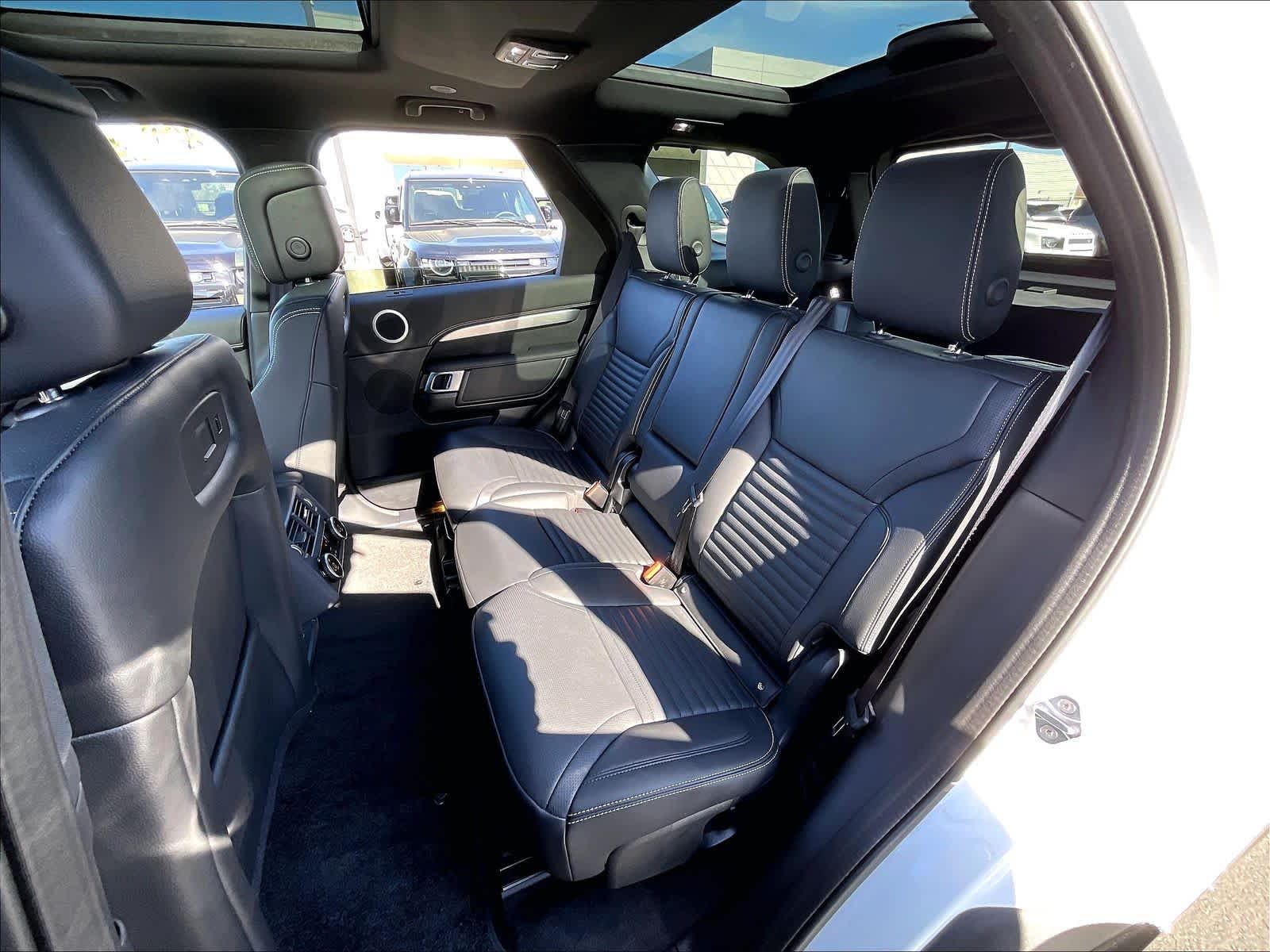 2025 Land Rover Discovery Dynamic SE - Photo 27