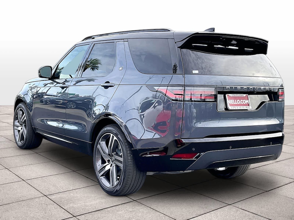 New 2026 Land Rover Discovery Dynamic SE SUV