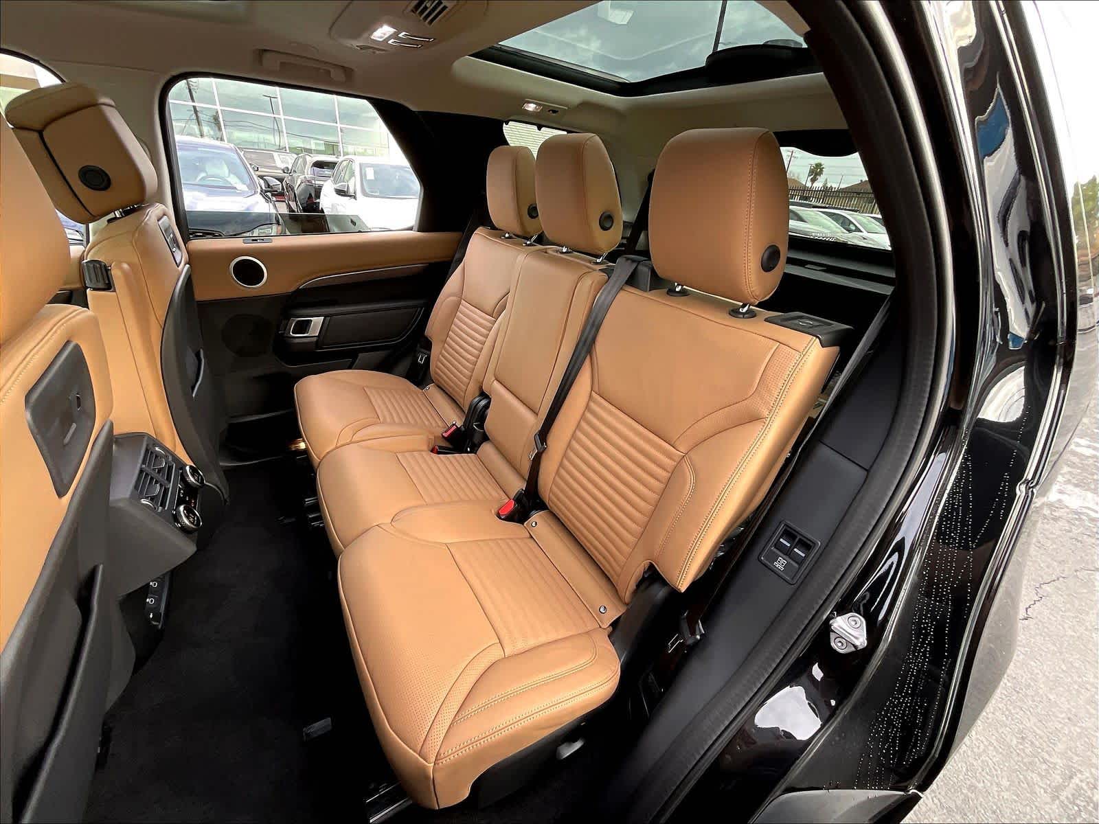 2025 Land Rover Discovery Metropolitan Edition - Photo 12
