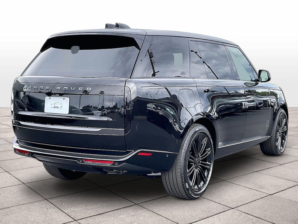 New 2026 Land Rover Range Rover SE LWB 7-Seats / V8 SUV