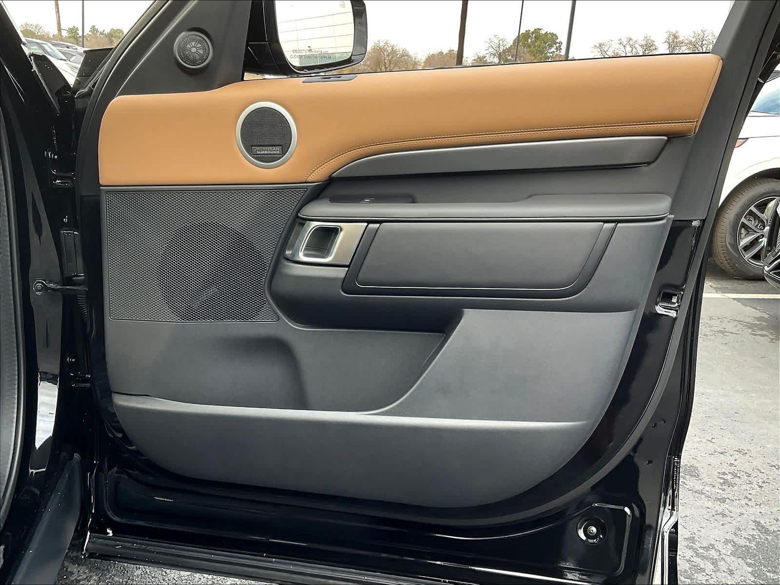 2025 Land Rover Discovery Metropolitan Edition - Photo 30