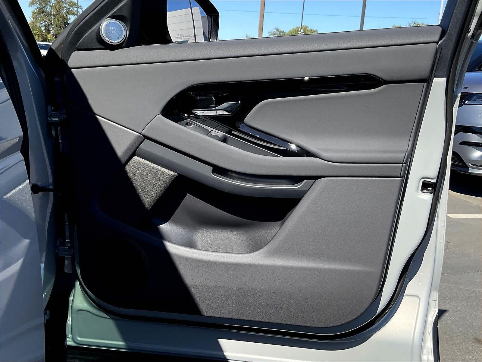 2026 Land Rover Range Rover Evoque Dynamic SE - Photo 30