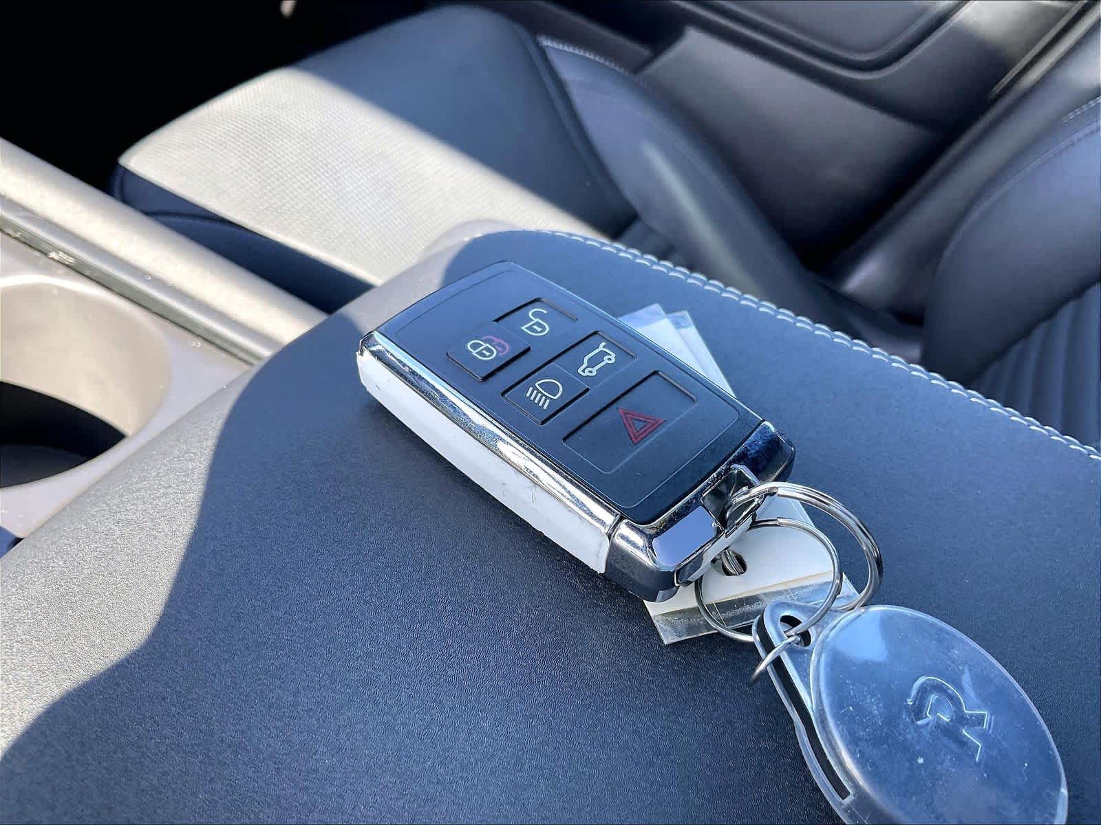 2025 Land Rover Discovery Dynamic SE - Photo 12