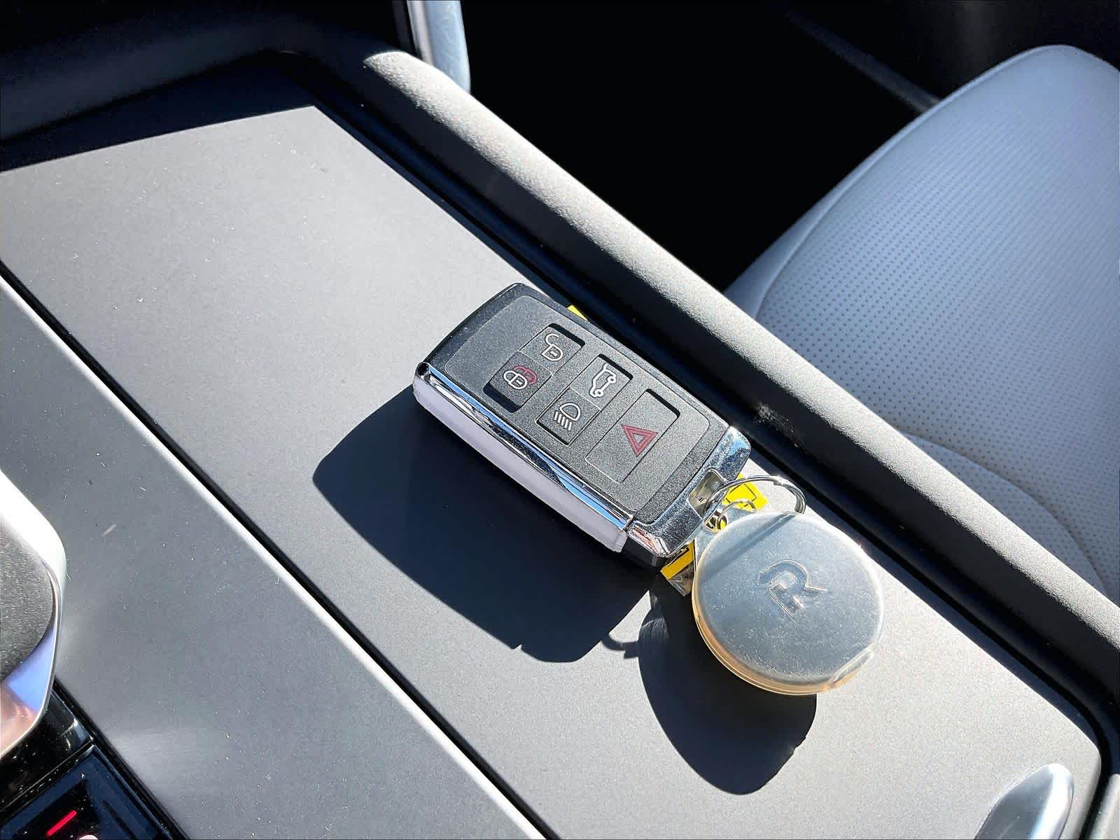2025 Land Rover Discovery S - Photo 13