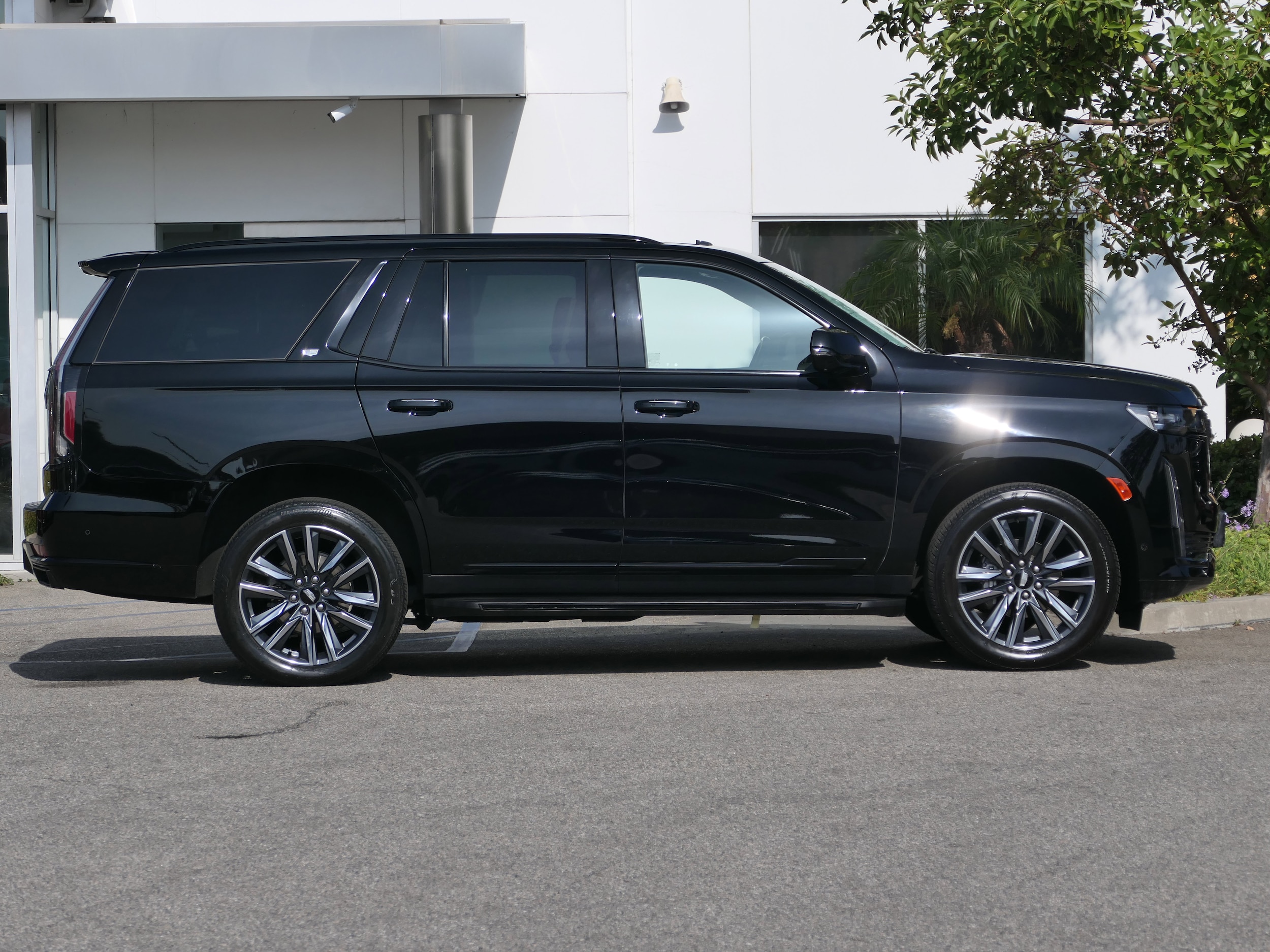 2023 Cadillac Escalade Sport - Photo 7
