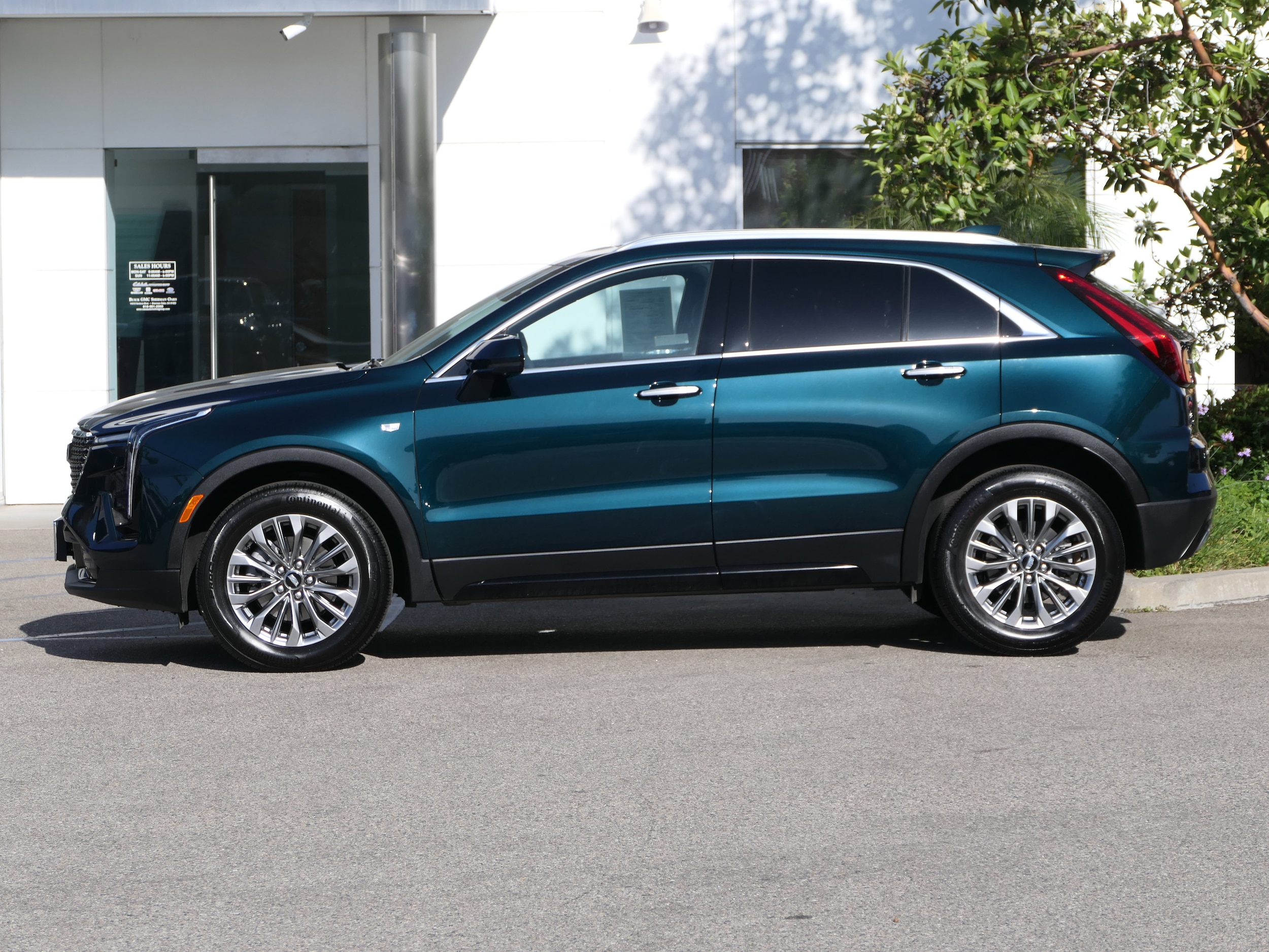 Used 2025 Cadillac XT4 Premium Luxury with VIN 1GYFZCR44SF139372 for sale in Sherman Oaks, CA