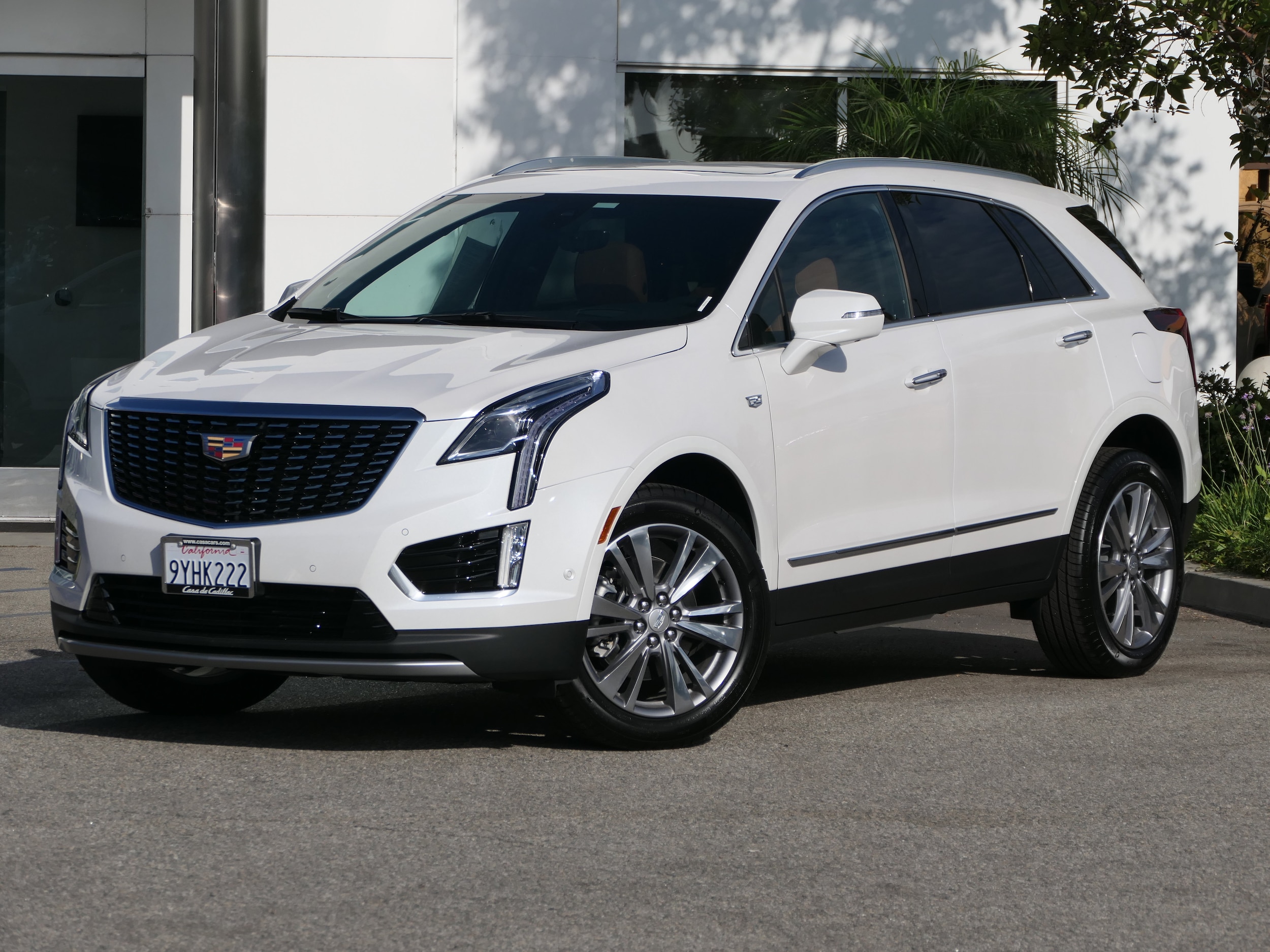 Crystal White Tricoat 2026 Cadillac XT5 SUV / Crossover Front-Wheel Drive Automatic