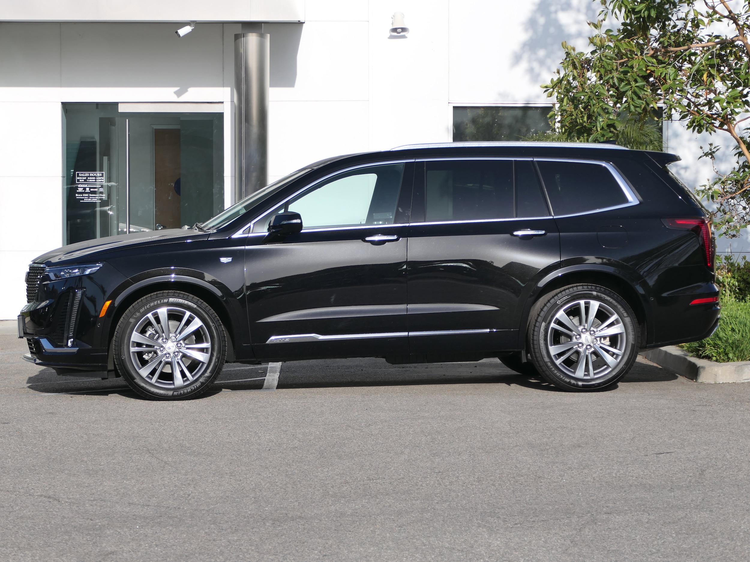 Used 2025 Cadillac XT6 Premium Luxury with VIN 1GYKPCRS0SZ109125 for sale in Sherman Oaks, CA