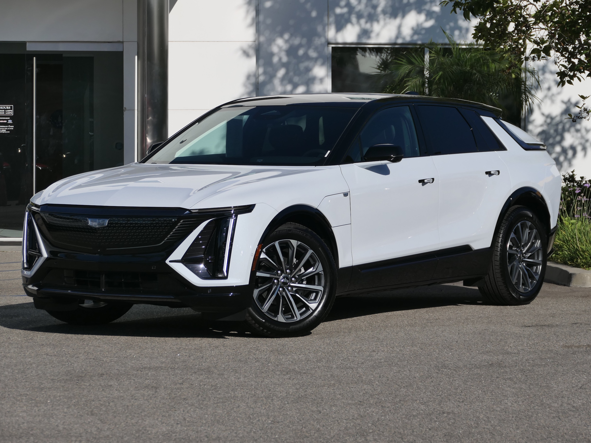 Vibrant White Tricoat 2026 Cadillac LYRIQ SUV / Crossover All-Wheel Drive Automatic