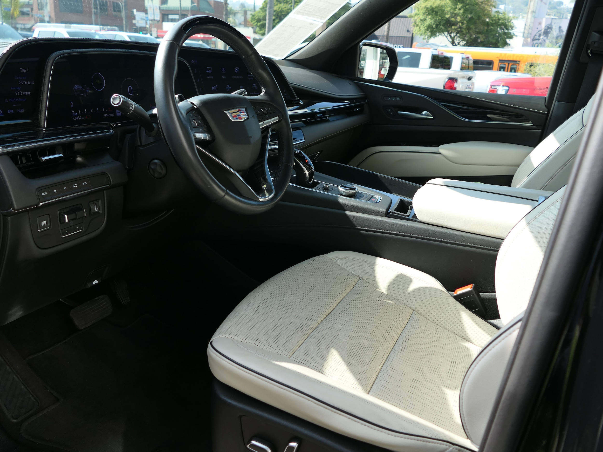 2023 Cadillac Escalade Sport - Photo 13