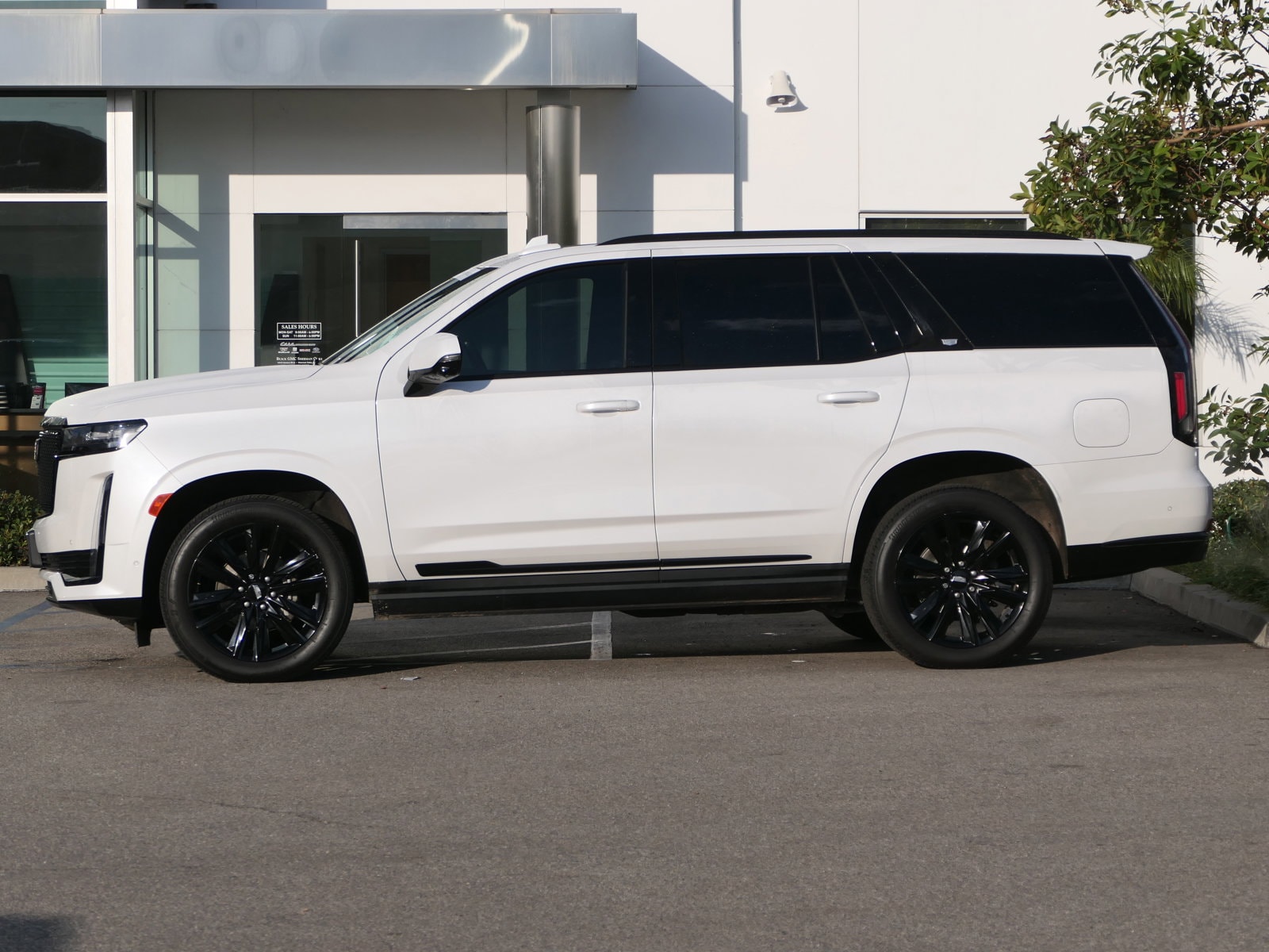 Used 2022 Cadillac Escalade Sport Platinum with VIN 1GYS4GKL5NR209535 for sale in Sherman Oaks, CA