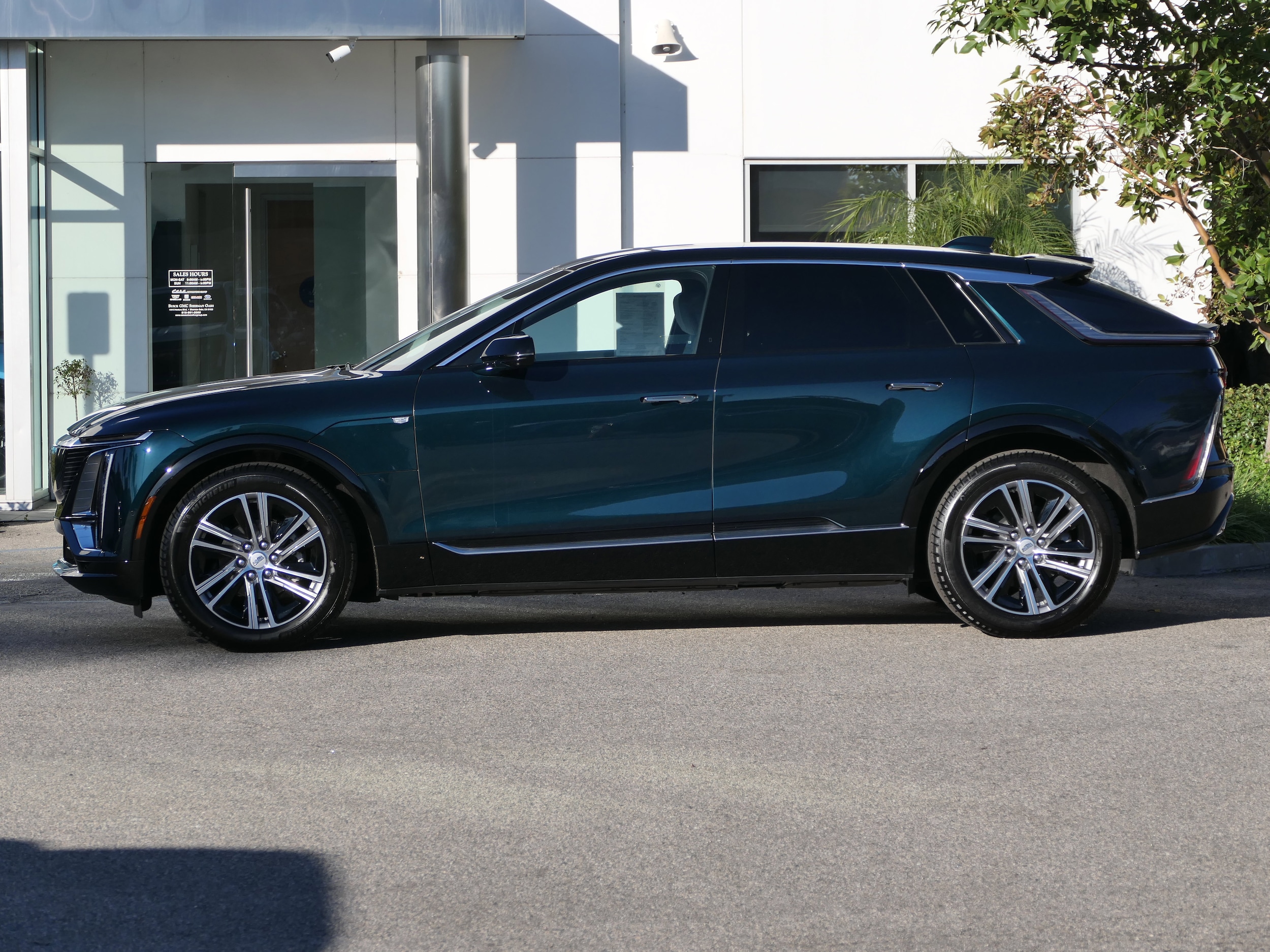 Used 2026 Cadillac LYRIQ Luxury with VIN 1GYKPNRL8TZ301821 for sale in Los Angeles, CA