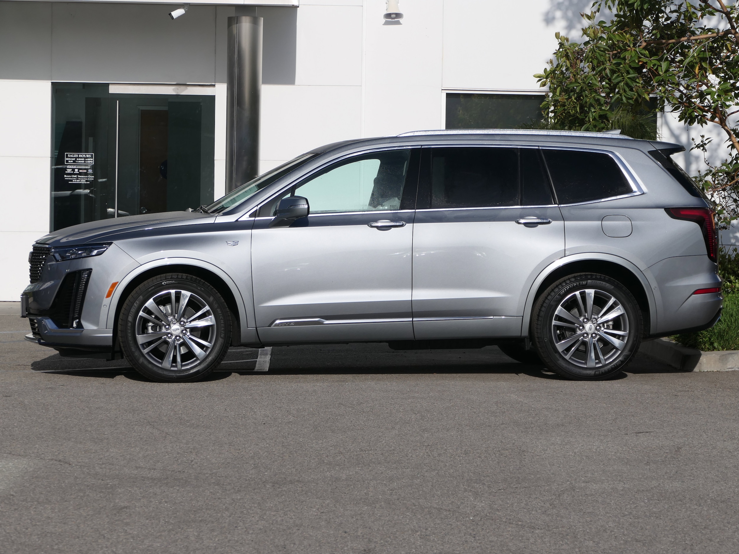 Used 2025 Cadillac XT6 Premium Luxury with VIN 1GYKPCRS1SZ114785 for sale in Sherman Oaks, CA