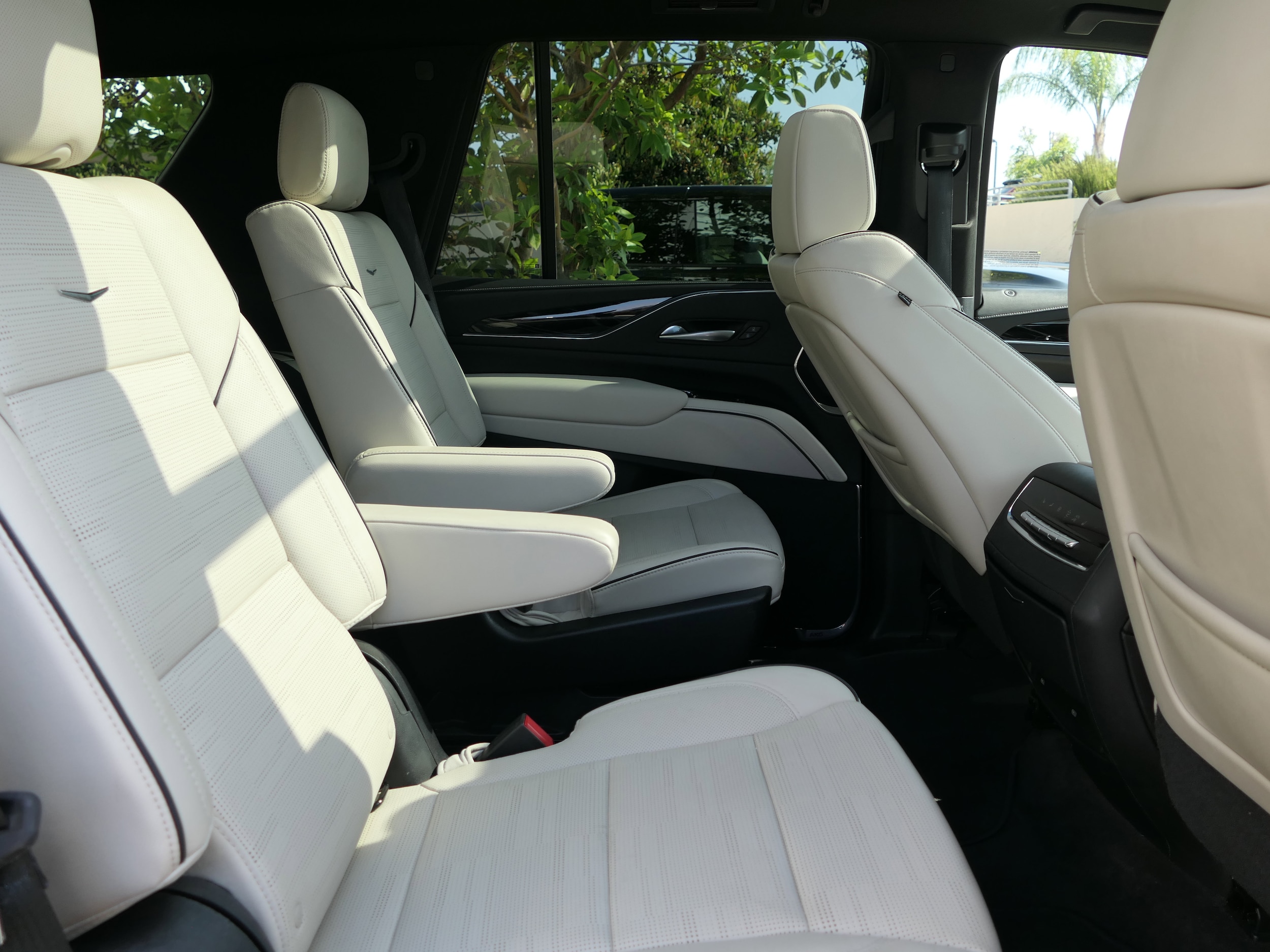2023 Cadillac Escalade Sport - Photo 25
