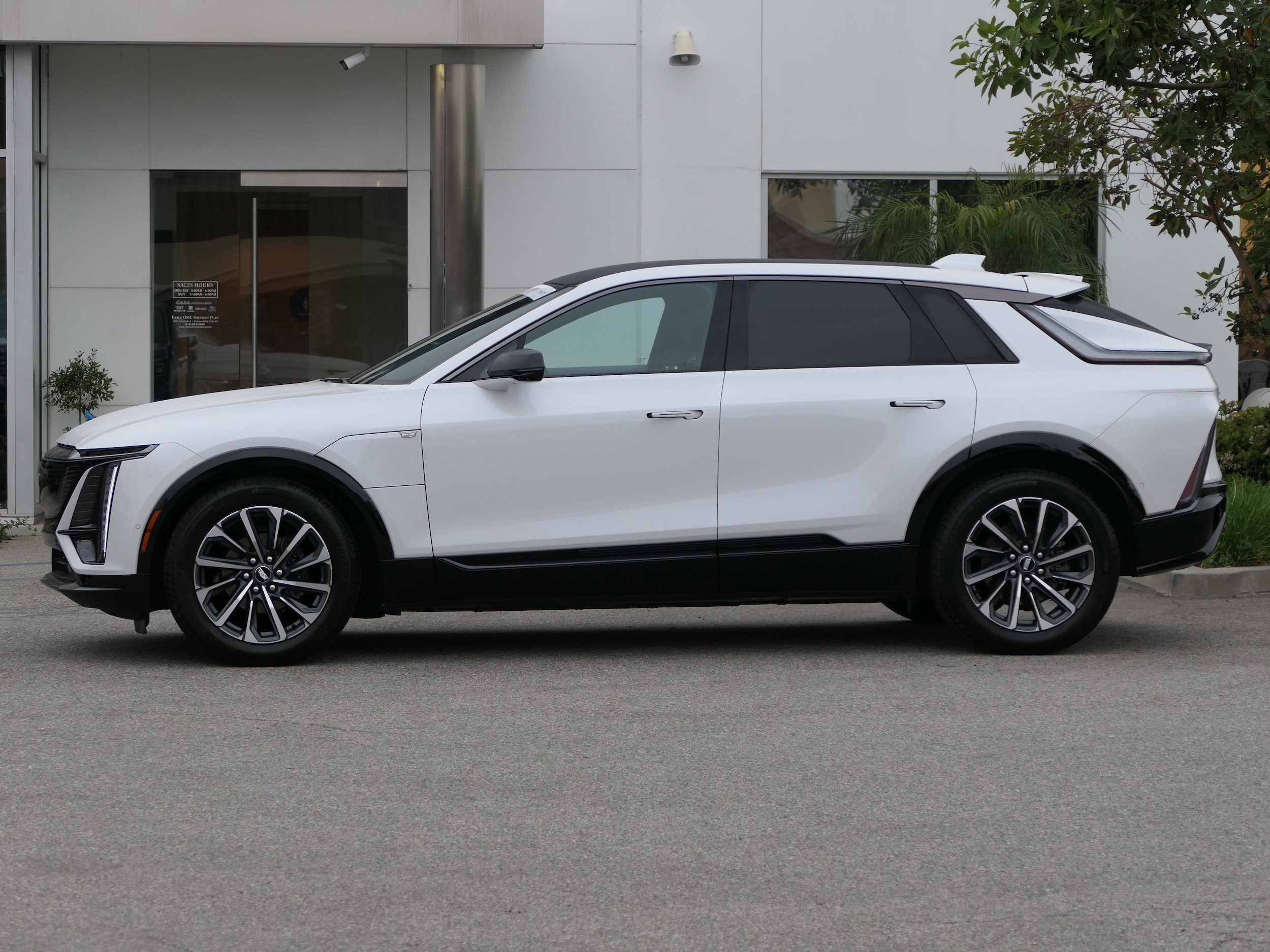 Certified 2024 Cadillac LYRIQ Sport 1 with VIN 1GYKPTRL8RZ121865 for sale in Los Angeles, CA