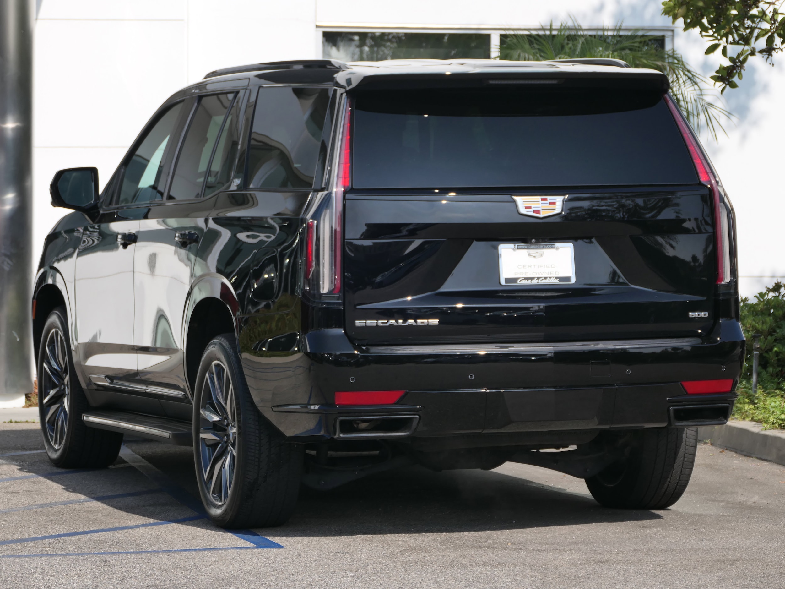 2023 Cadillac Escalade Sport - Photo 3