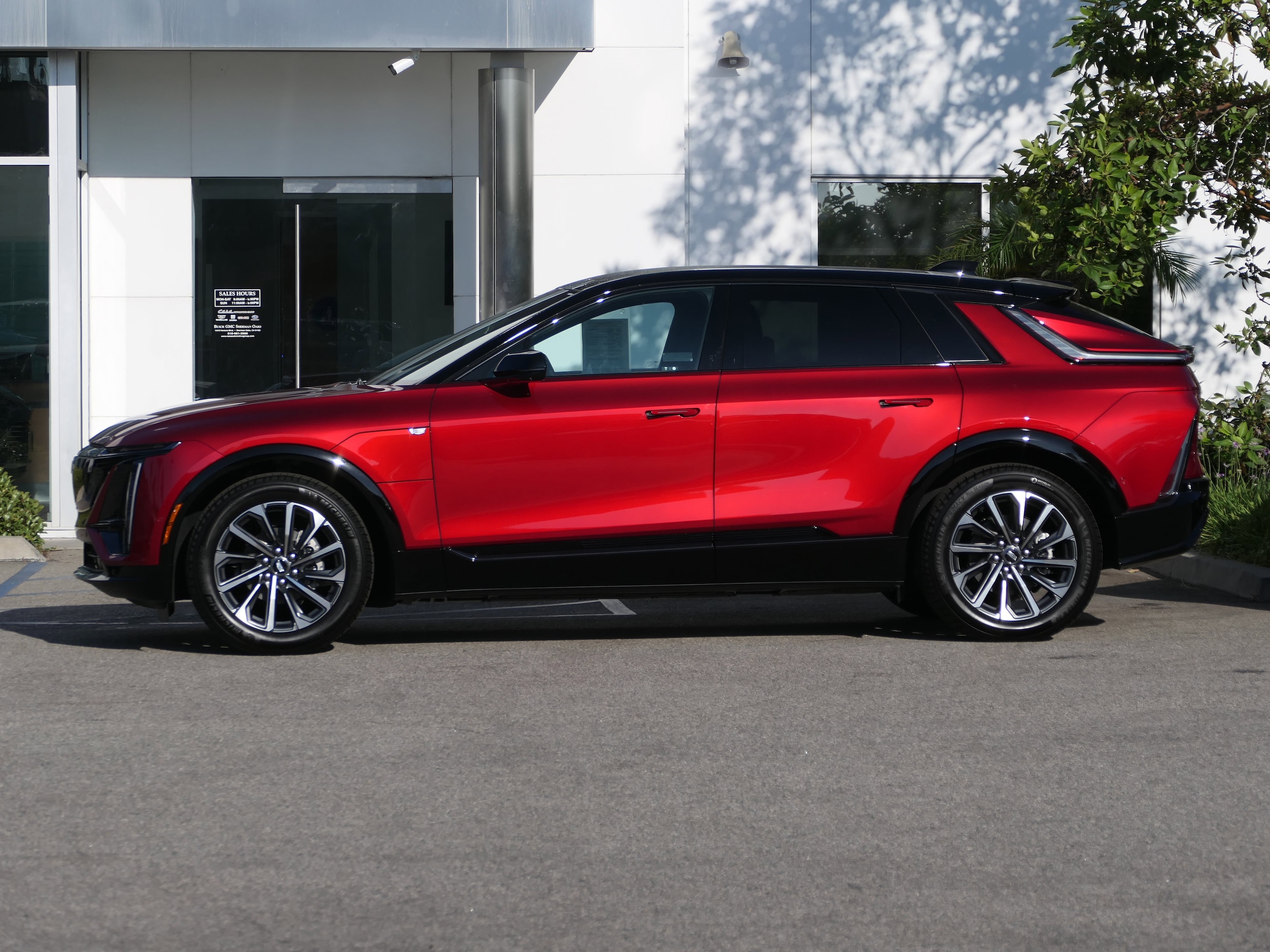 Used 2025 Cadillac LYRIQ Sport 1 with VIN 1GYKPURK3SZ305940 for sale in Los Angeles, CA