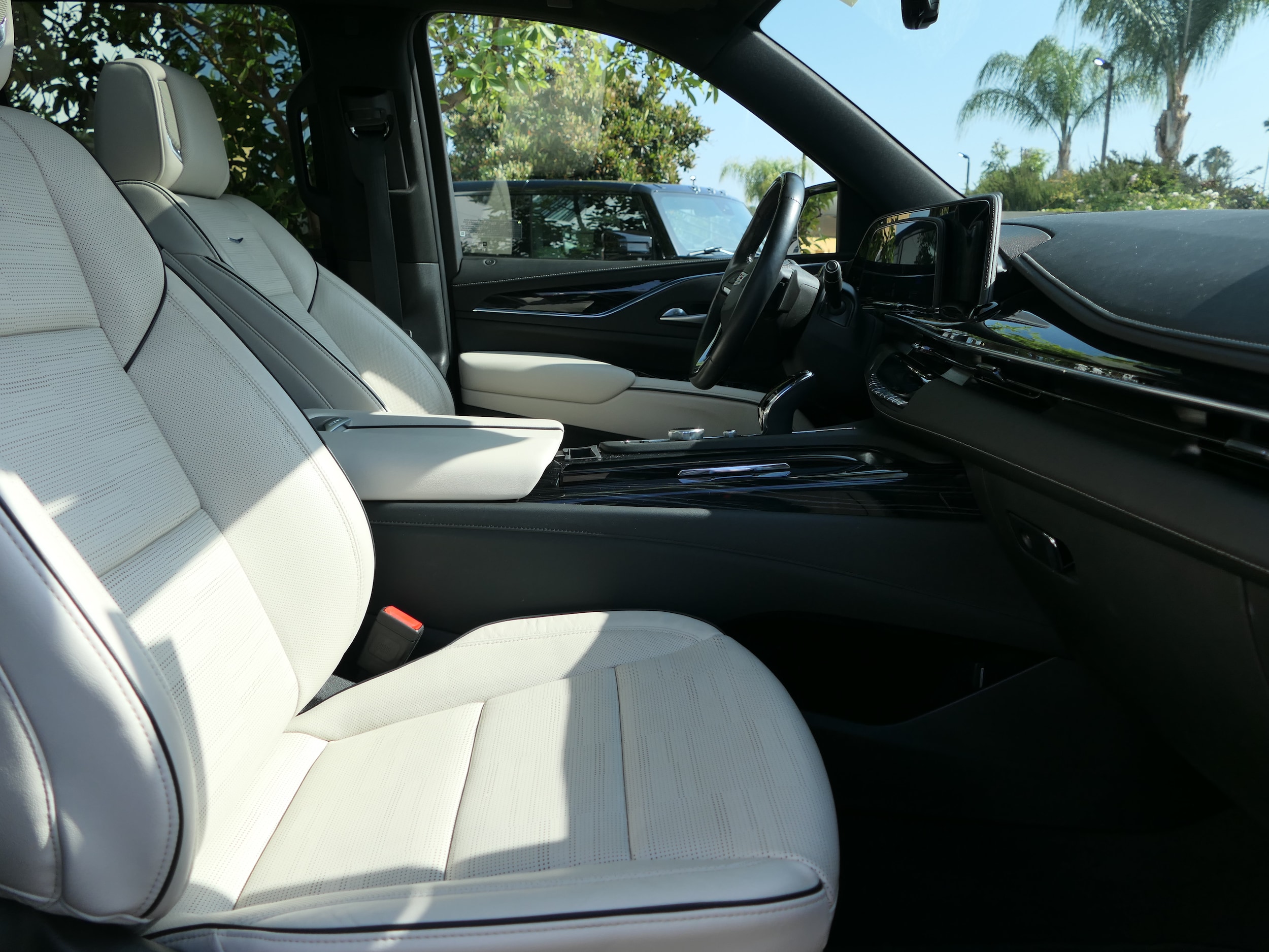 2023 Cadillac Escalade Sport - Photo 28