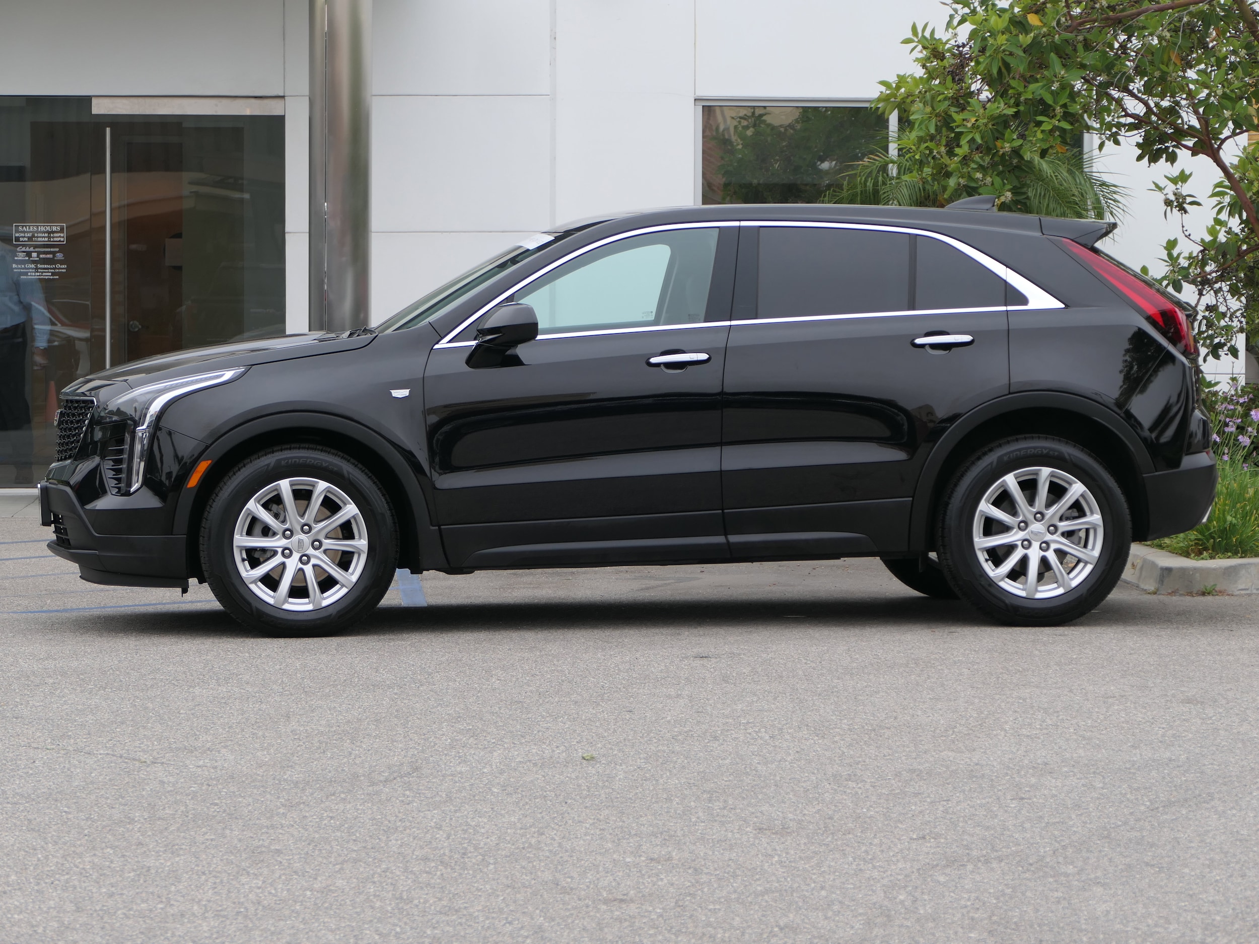 Certified 2022 Cadillac XT4 Luxury with VIN 1GYAZAR4XNF157281 for sale in Sherman Oaks, CA