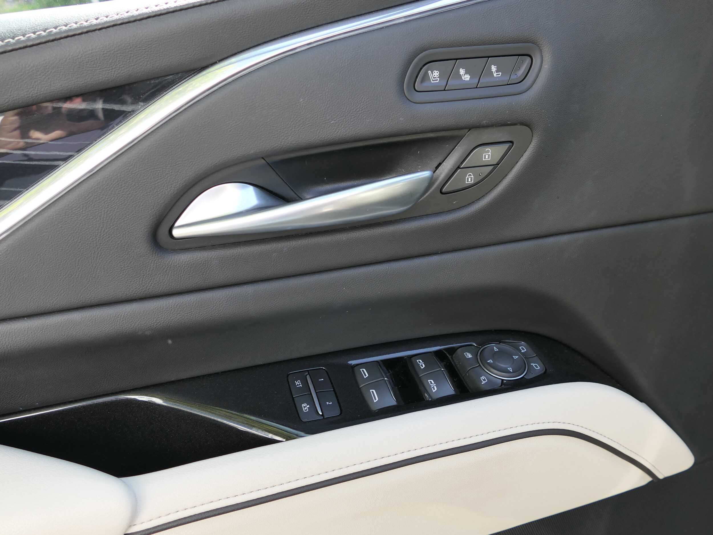 2023 Cadillac Escalade Sport - Photo 15