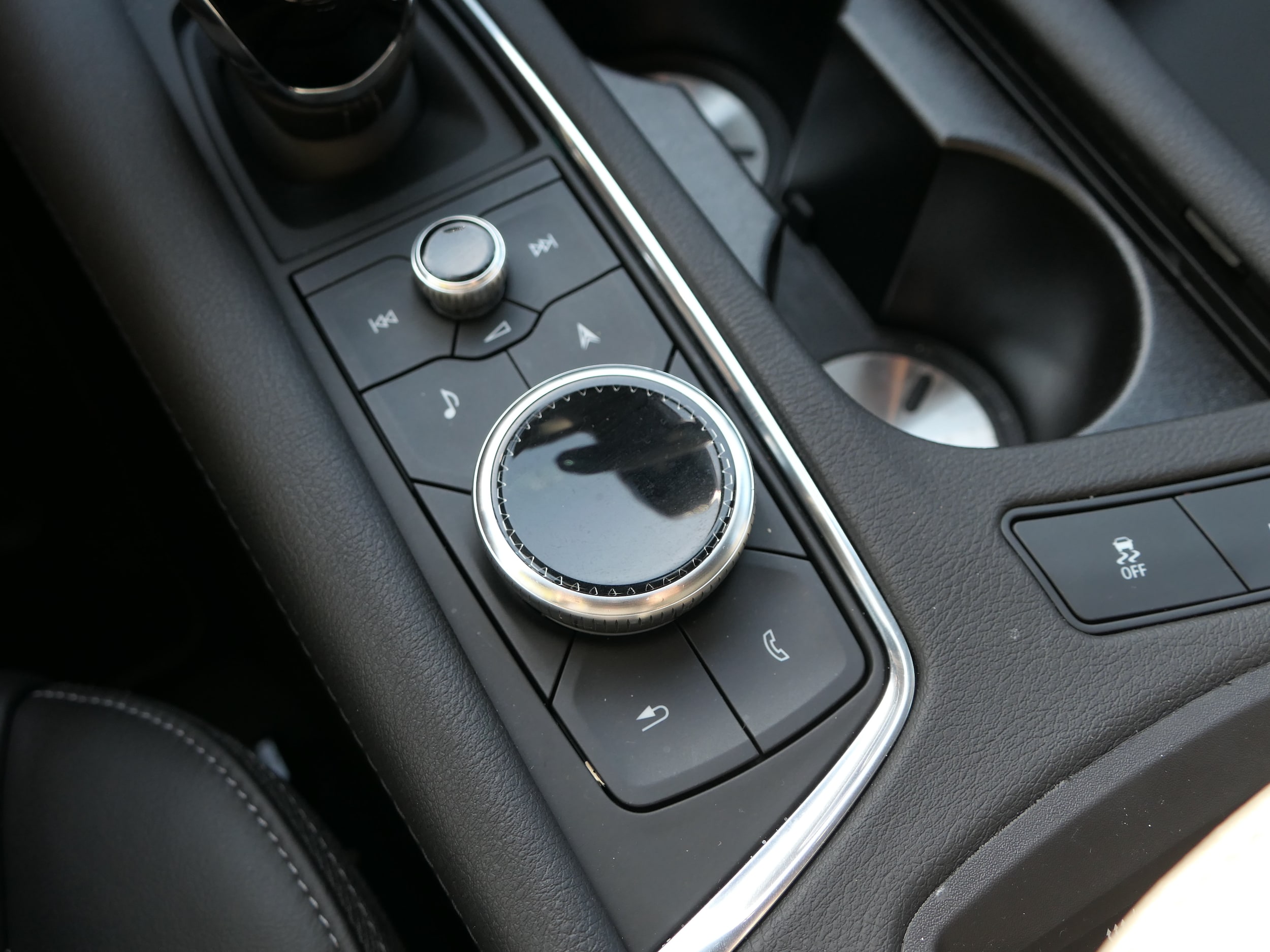 2025 Cadillac XT6 Premium Luxury - Photo 23