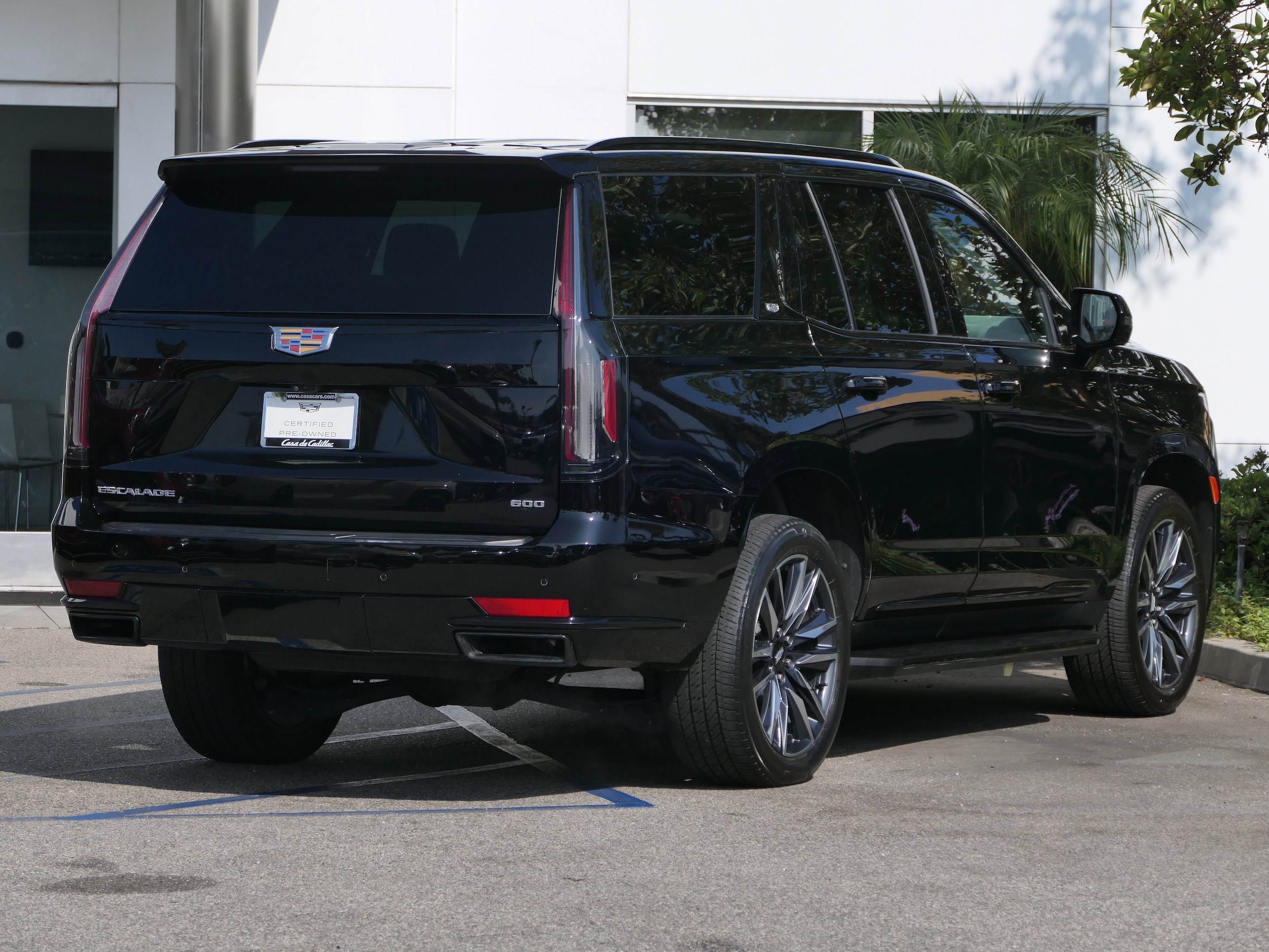 2023 Cadillac Escalade Sport - Photo 6
