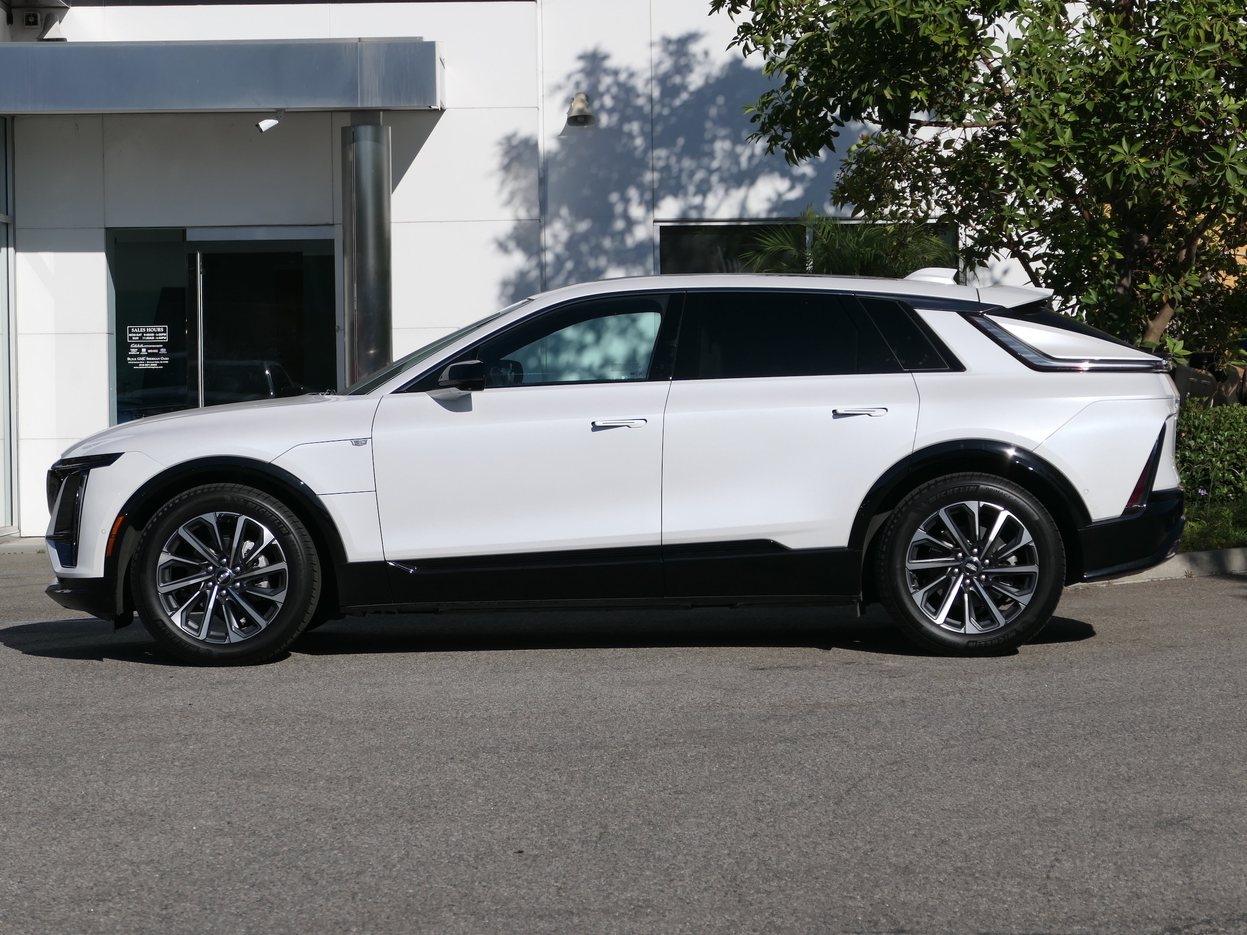 Certified 2024 Cadillac LYRIQ Sport 1 with VIN 1GYKPTRLXRZ101388 for sale in Los Angeles, CA