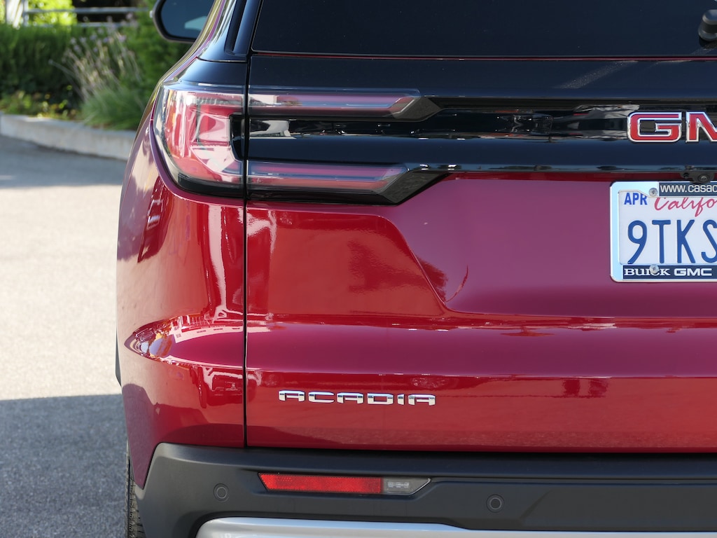 Used 2025 GMC Acadia Elevation SUV