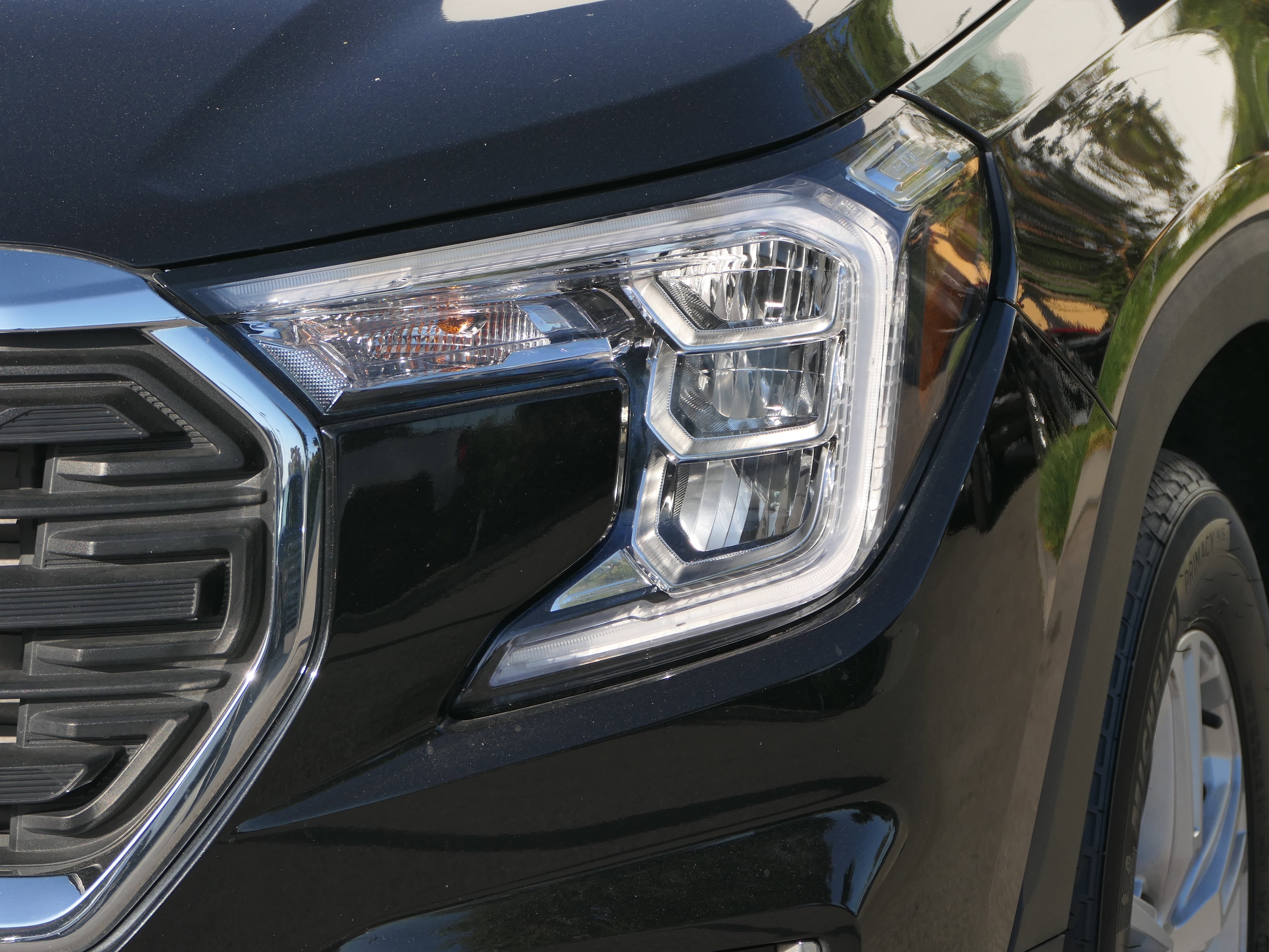 2022 GMC Terrain SLE photo 3