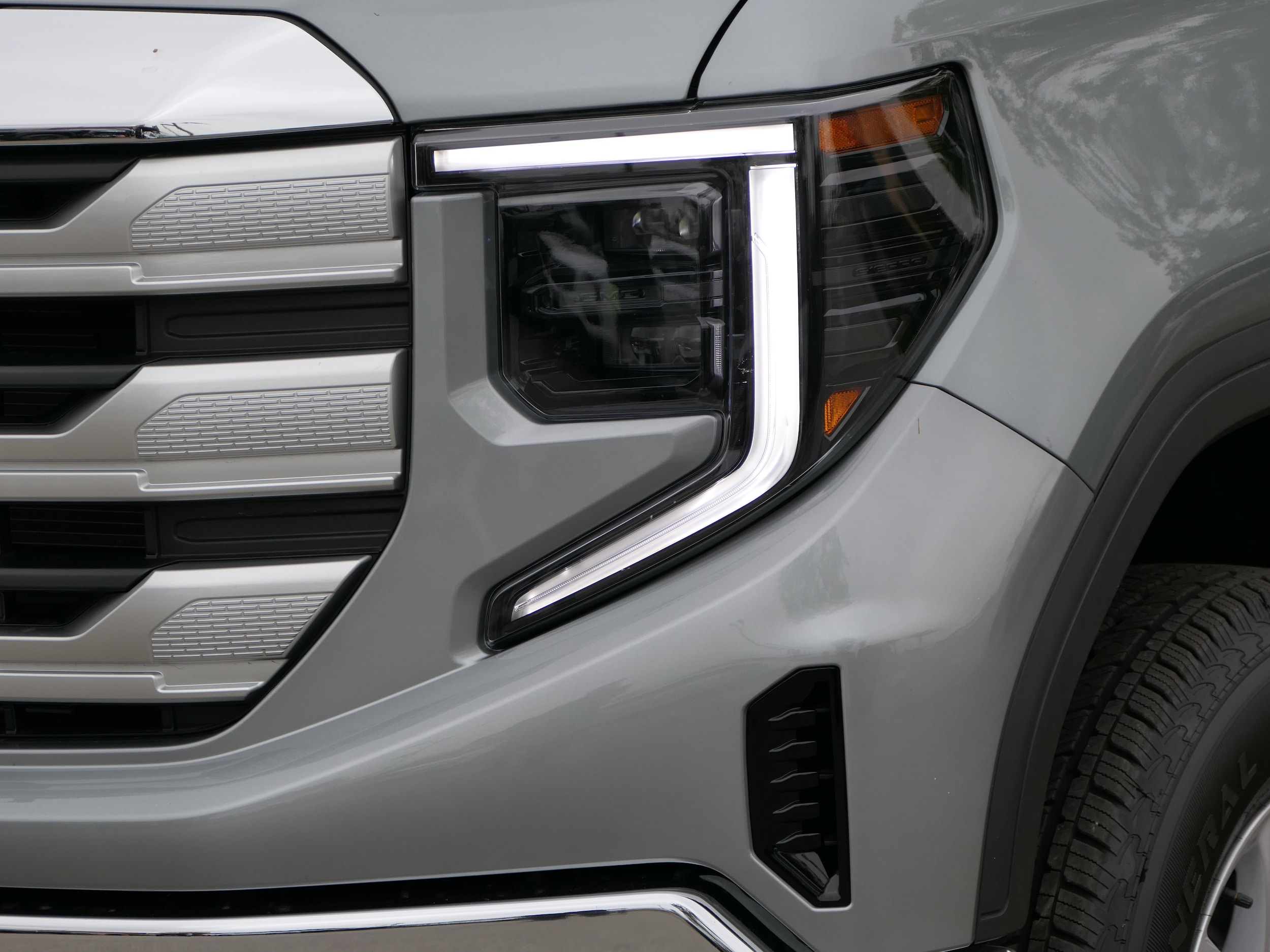 2026 GMC Sierra 1500 SLE - Photo 9