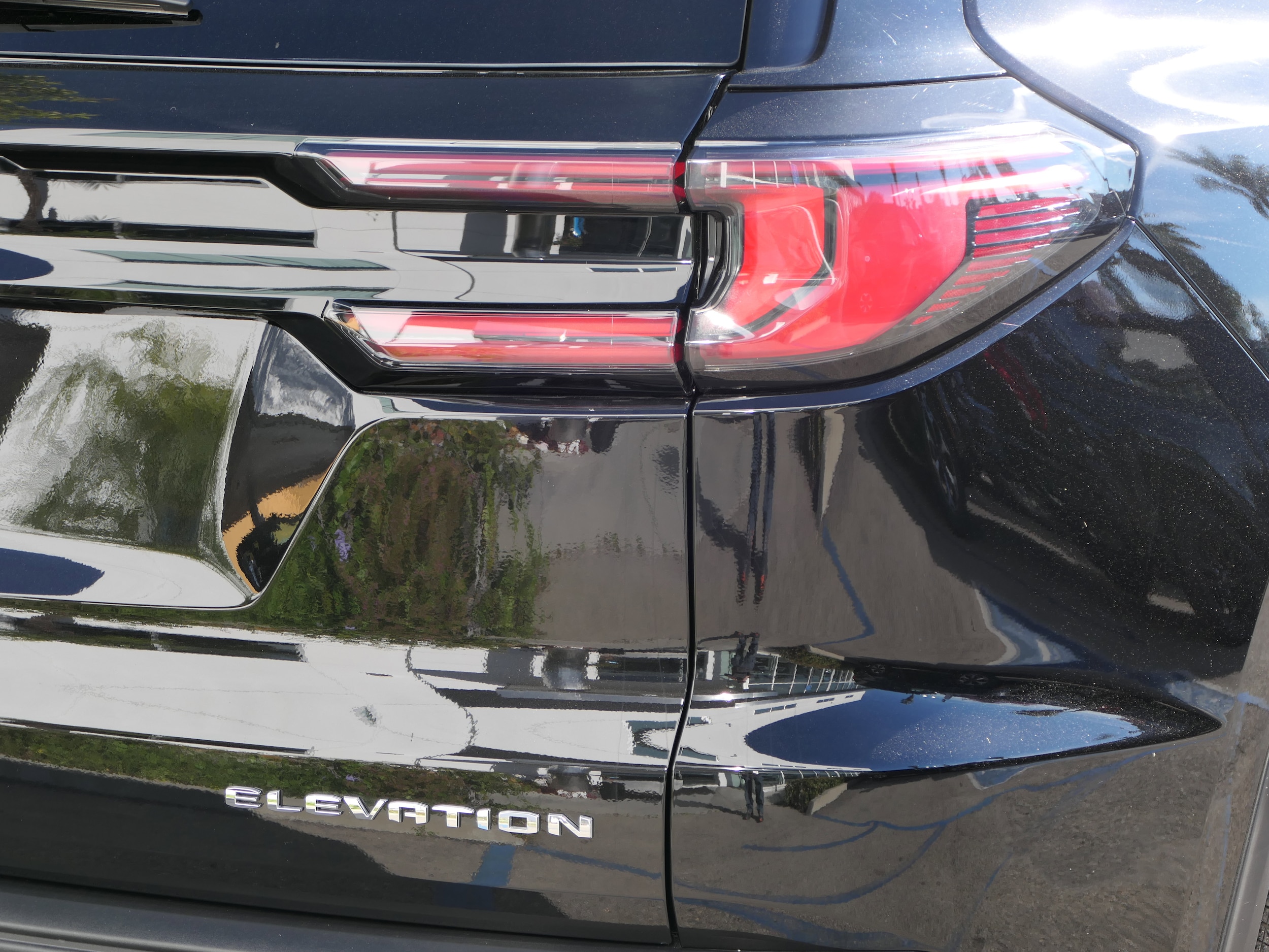 2026 GMC Acadia Elevation photo 5