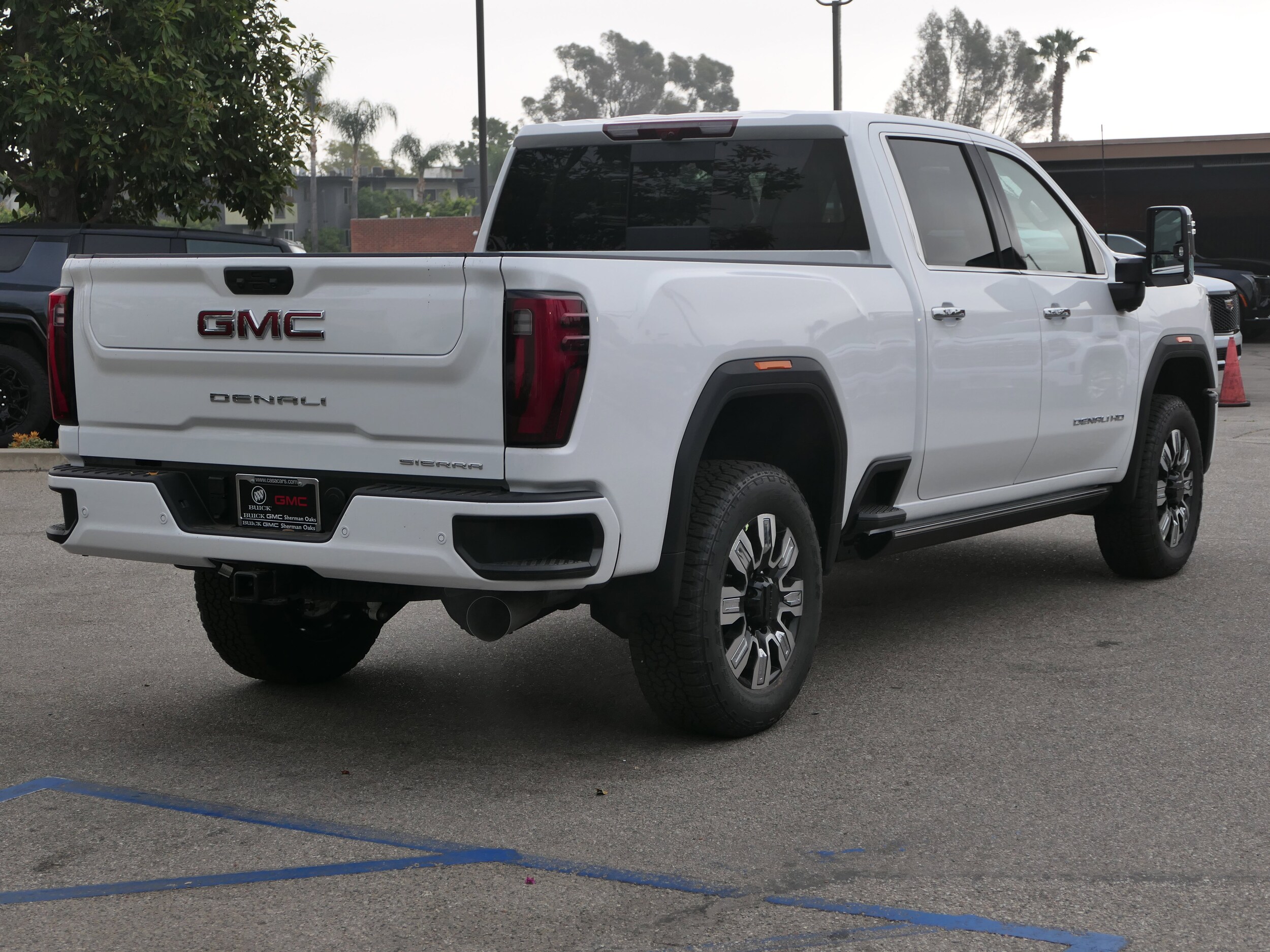 2026 GMC Sierra 2500 HD Denali photo 4