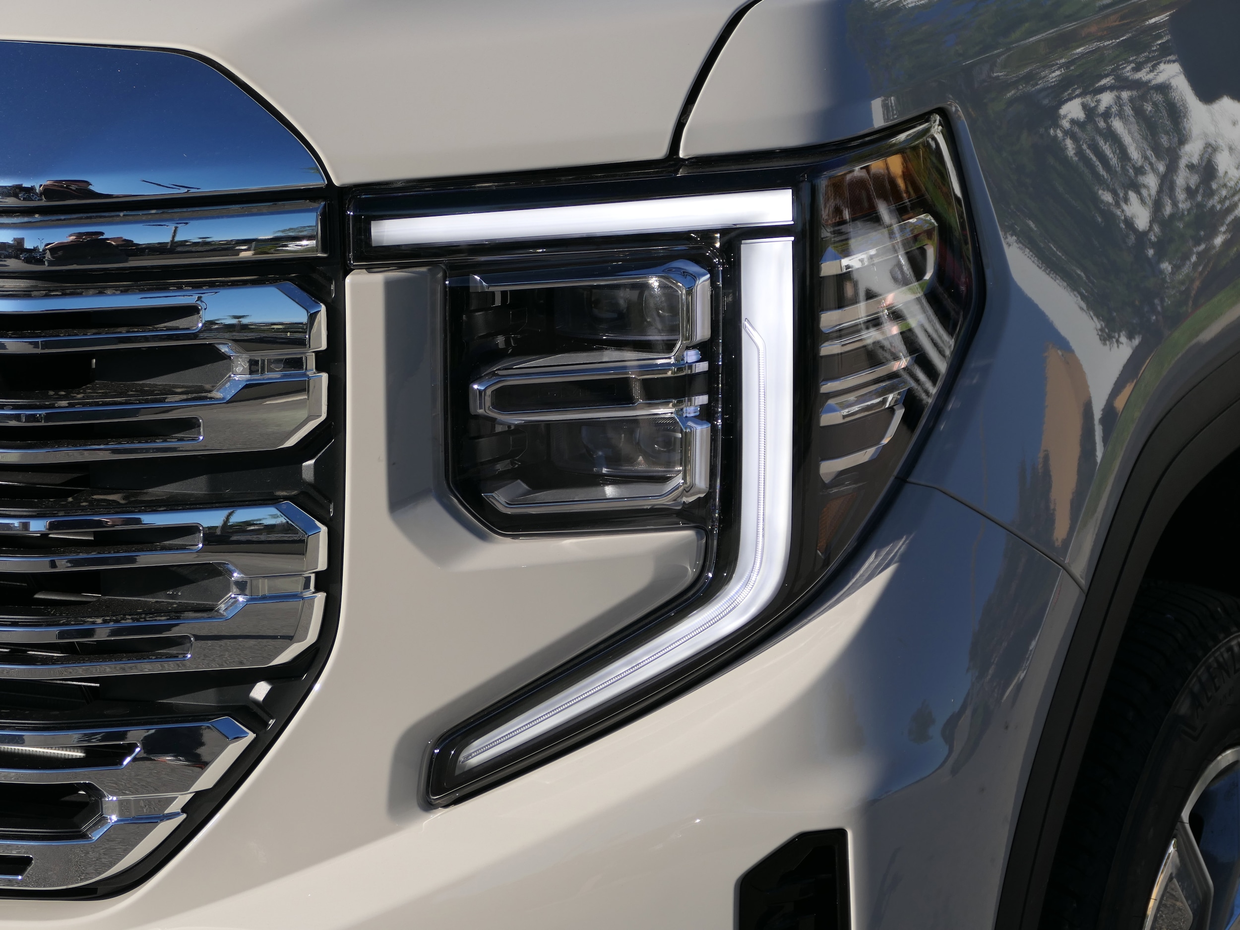 2026 GMC Sierra 1500 Denali photo 3