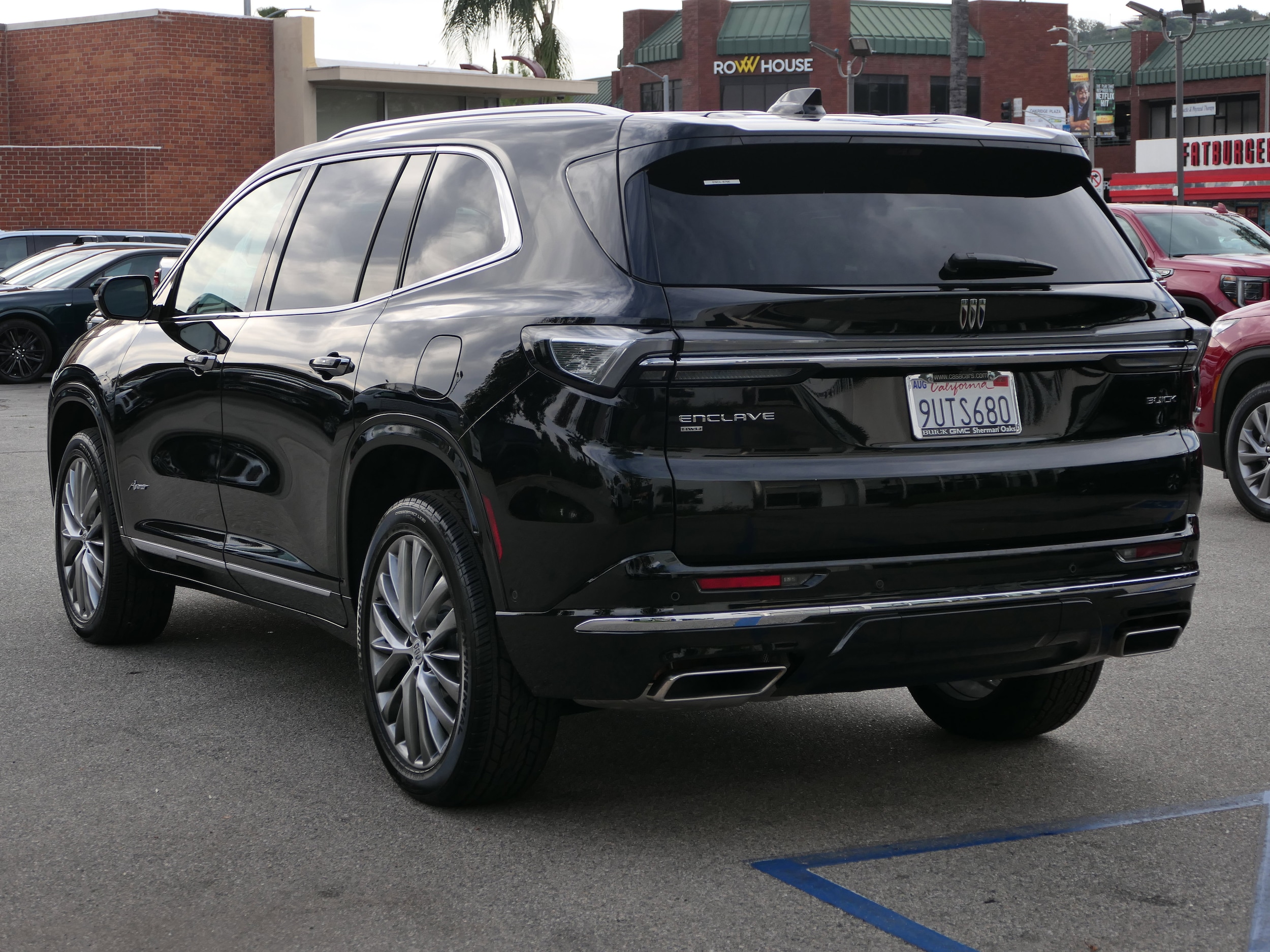 2026 Buick Enclave Avenir photo 2