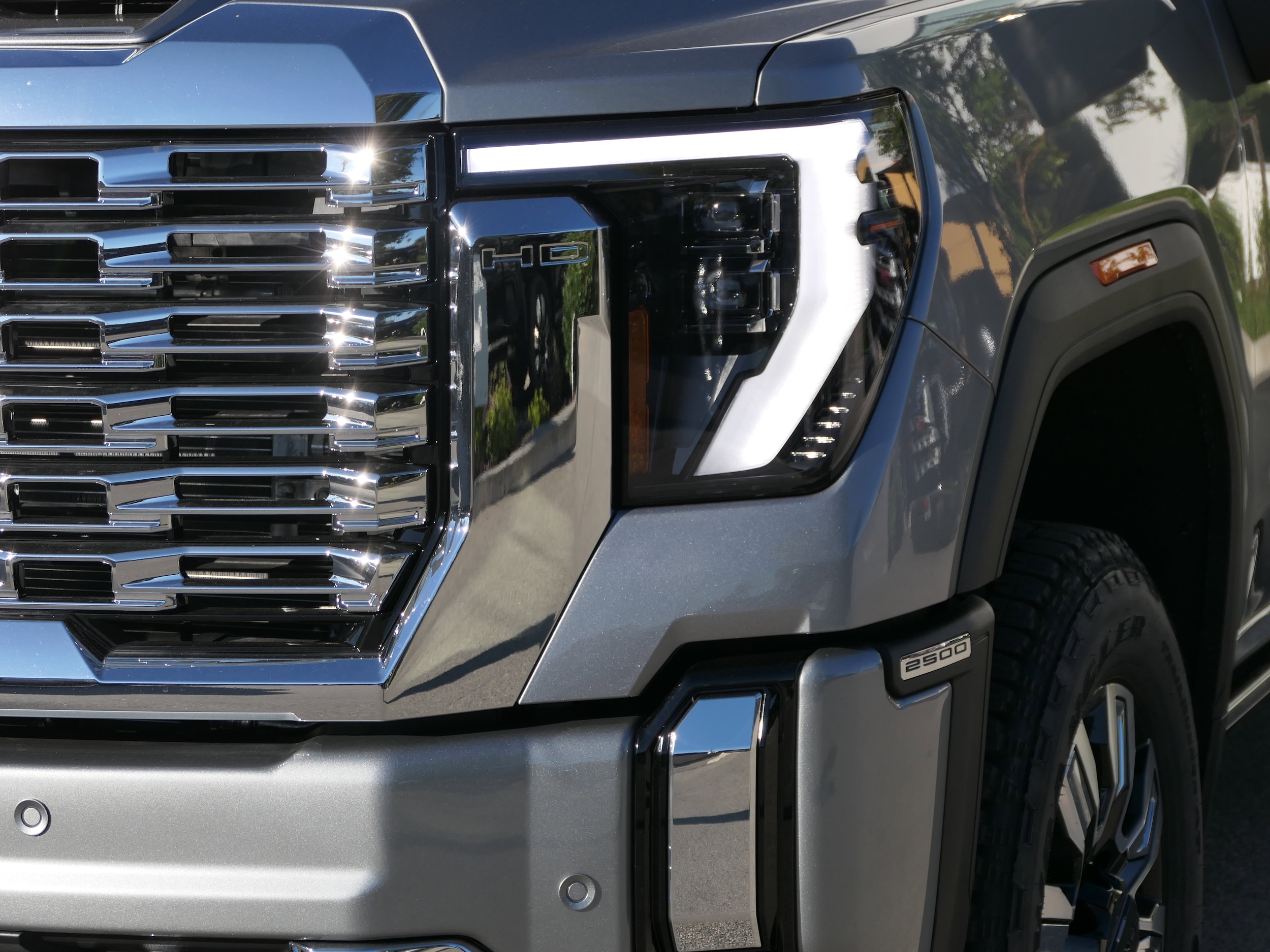 2026 GMC Sierra 2500 HD Denali photo 3