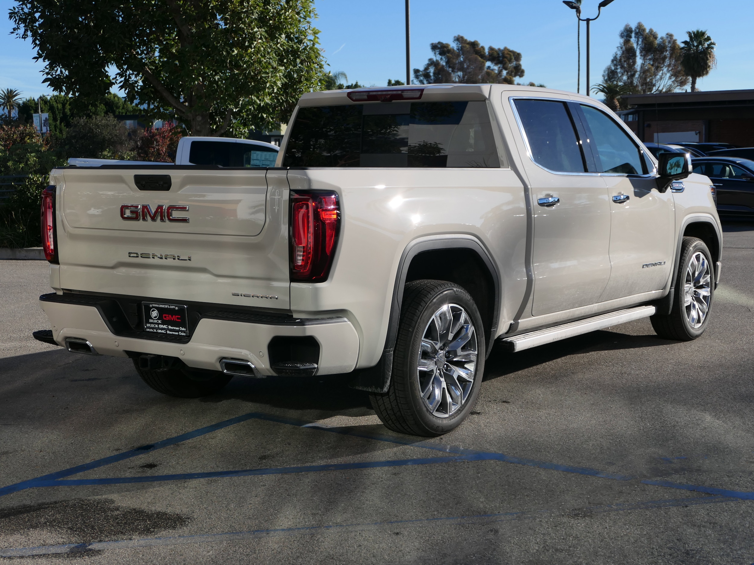 2026 GMC Sierra 1500 Denali photo 4