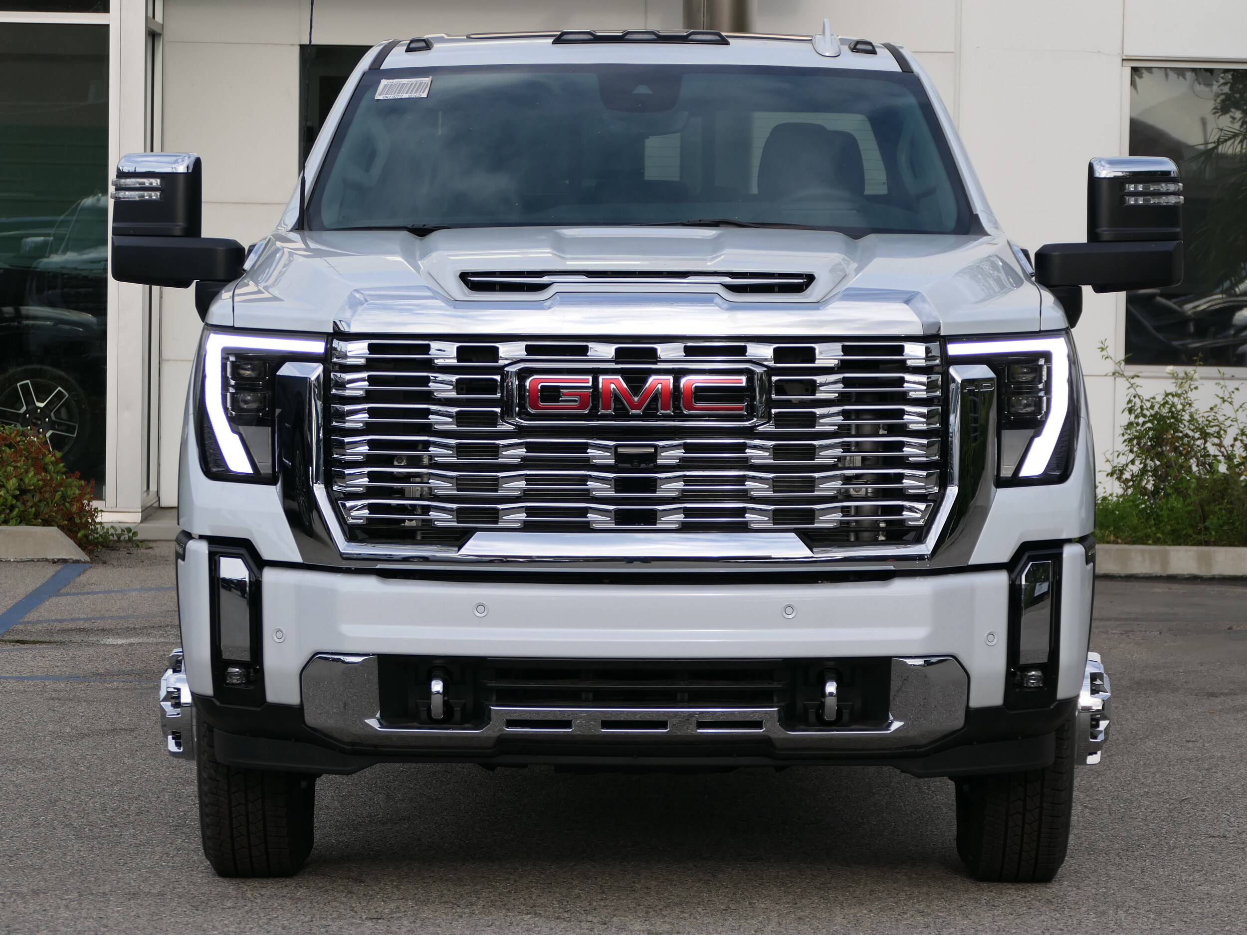 2026 GMC Sierra 3500 HD Denali DRW photo 3