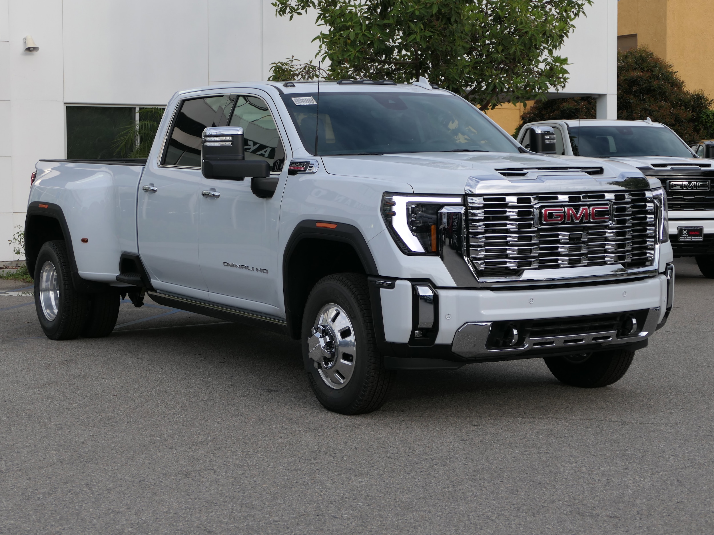 2026 GMC Sierra 3500 HD Denali DRW photo 6