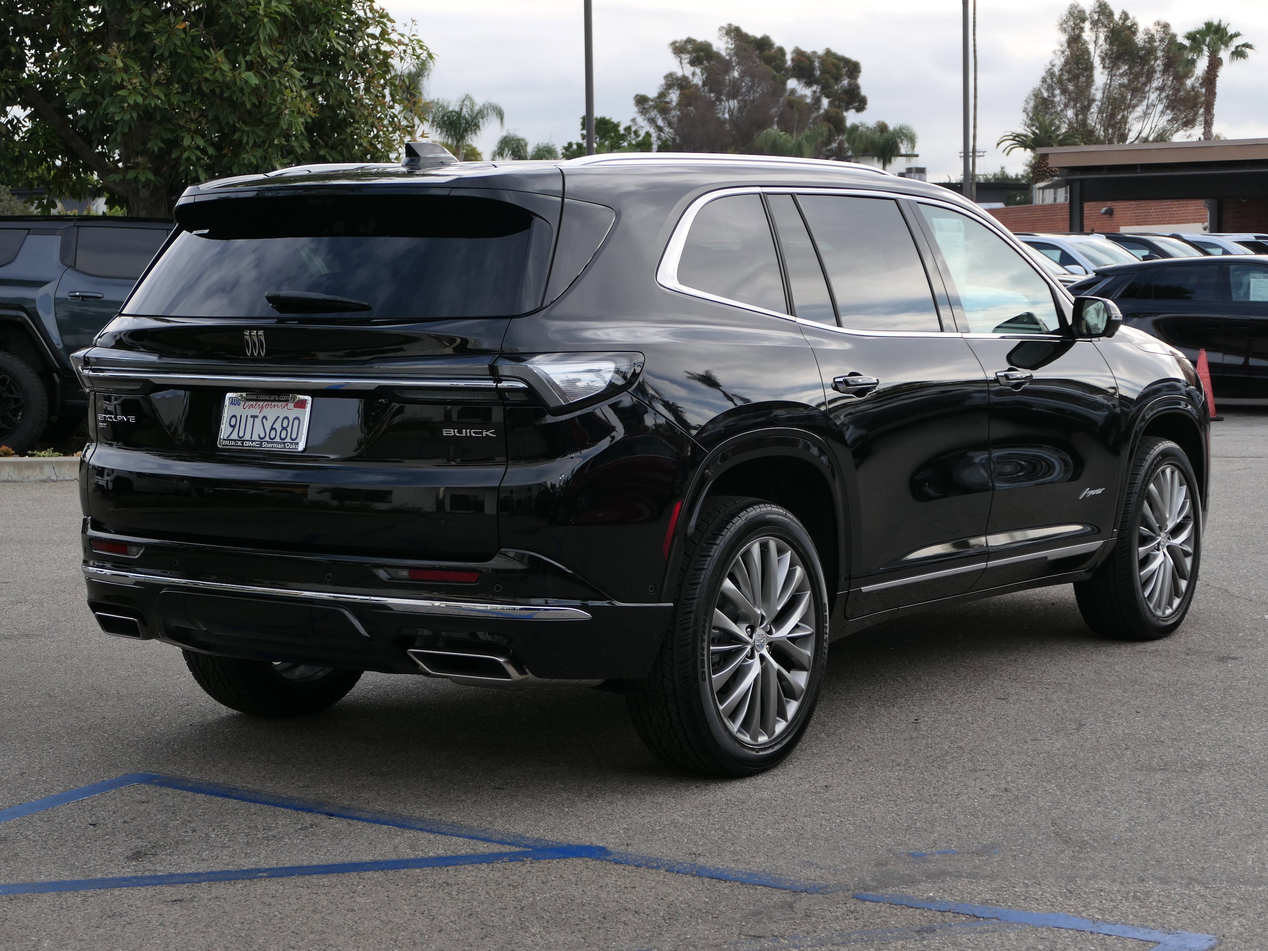 2026 Buick Enclave Avenir photo 5