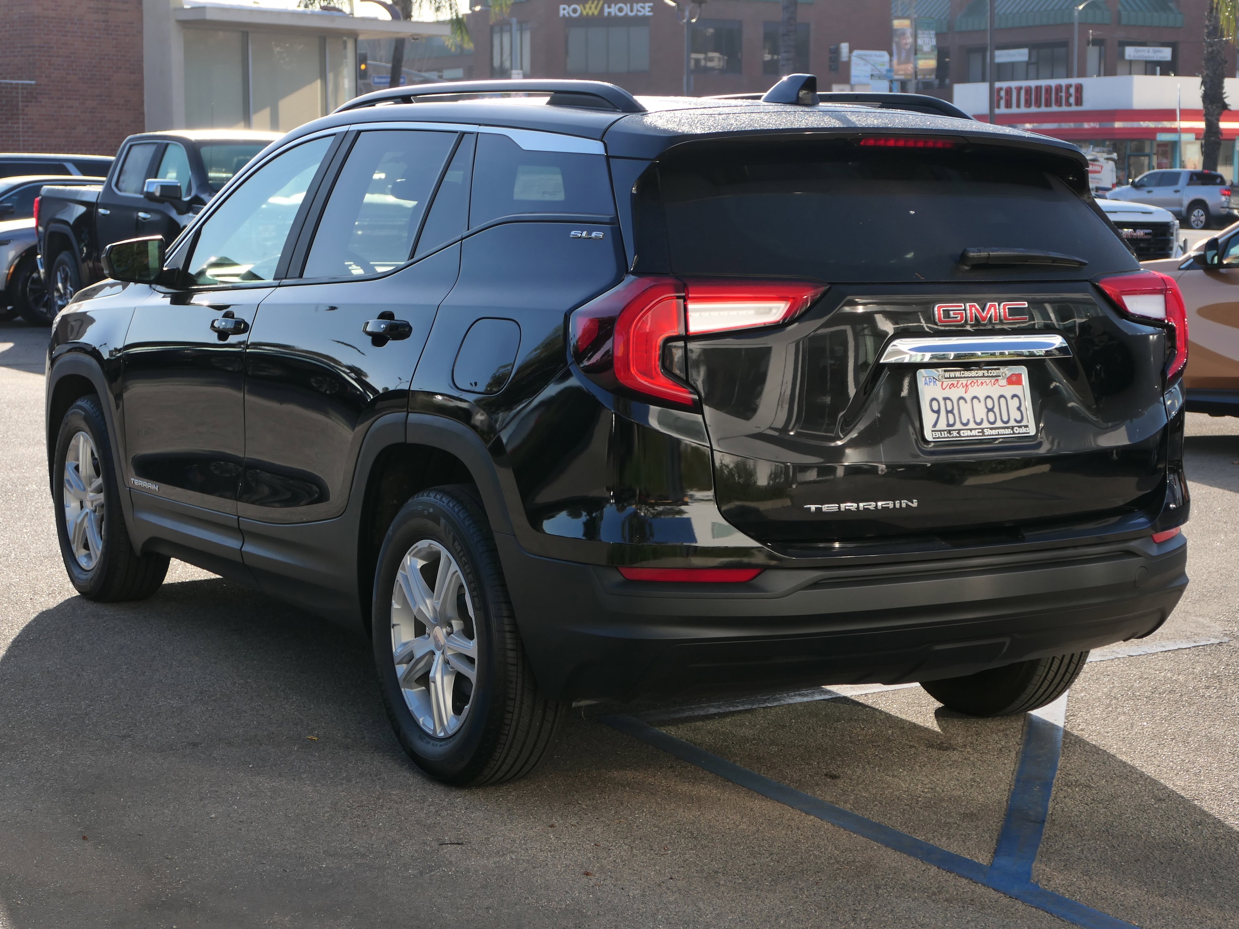 2022 GMC Terrain SLE photo 2