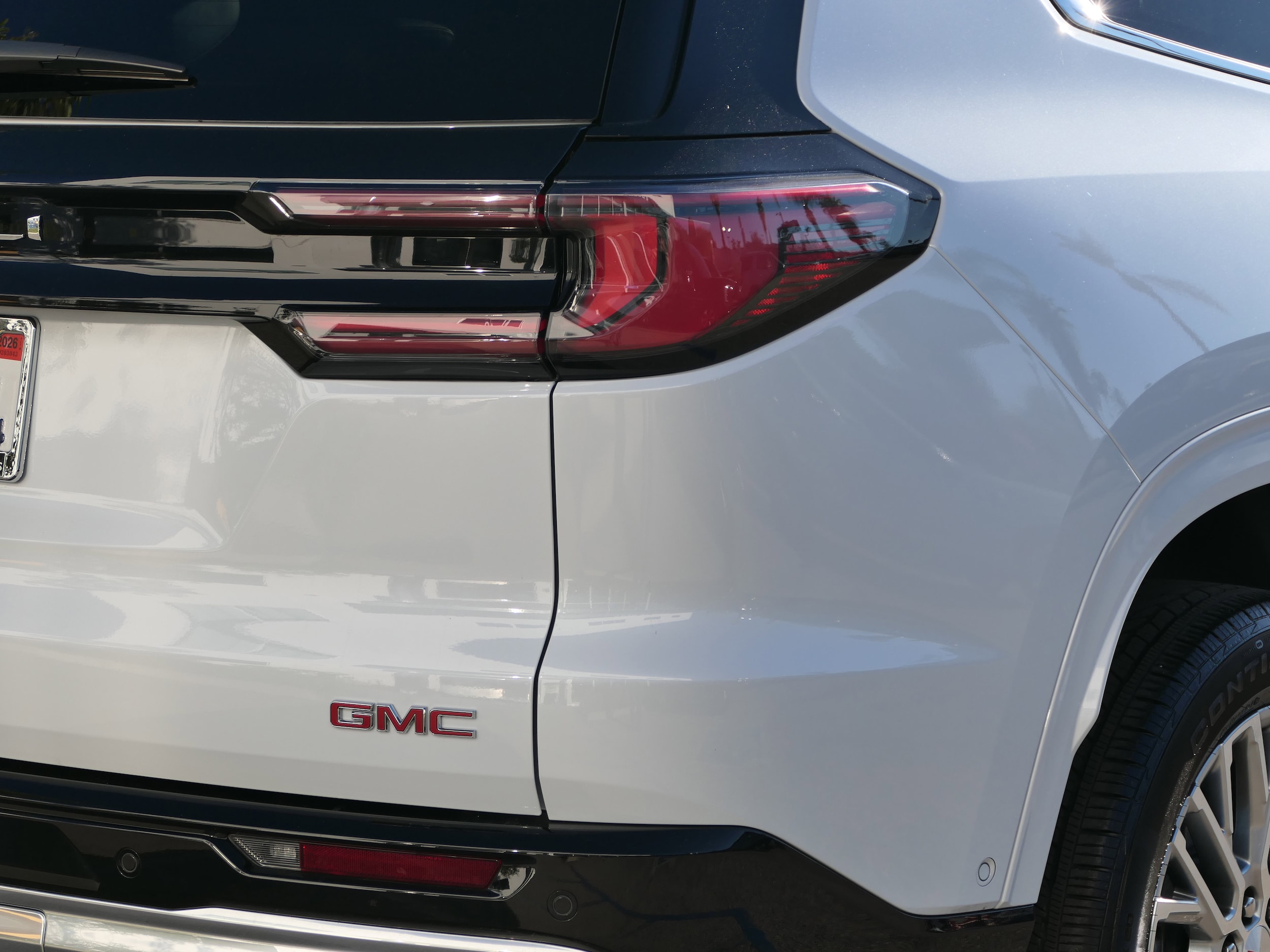 2026 GMC Acadia Denali photo 5