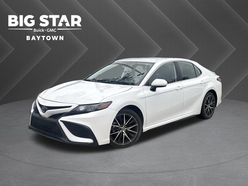 Used 2024 Toyota Camry SE Sedan