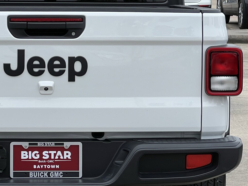 Used 2024 Jeep Gladiator Sport Truck Crew Cab