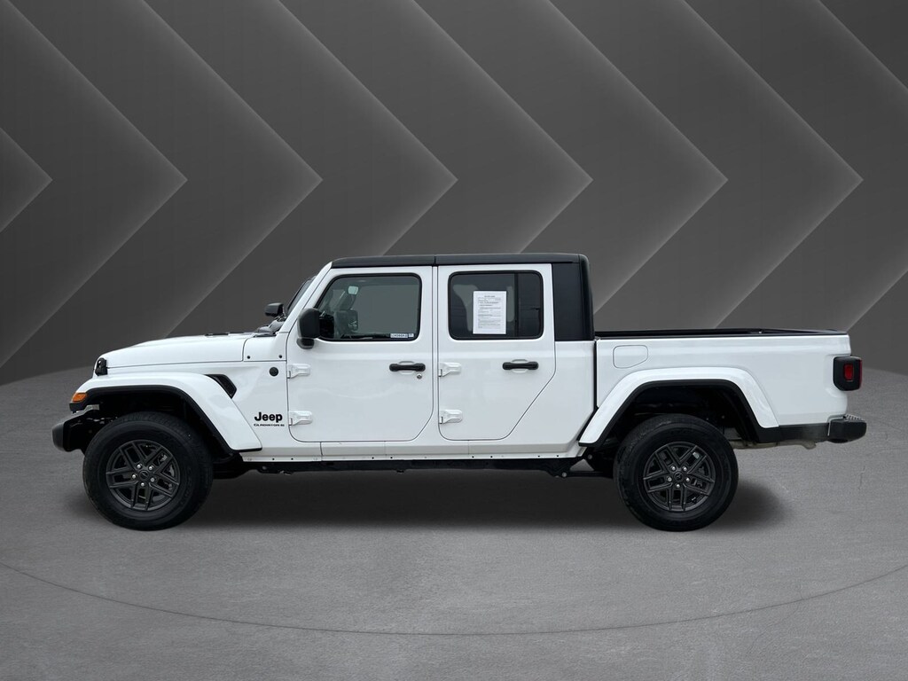 Used 2024 Jeep Gladiator Sport Truck Crew Cab